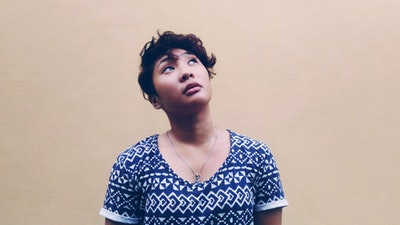 女性