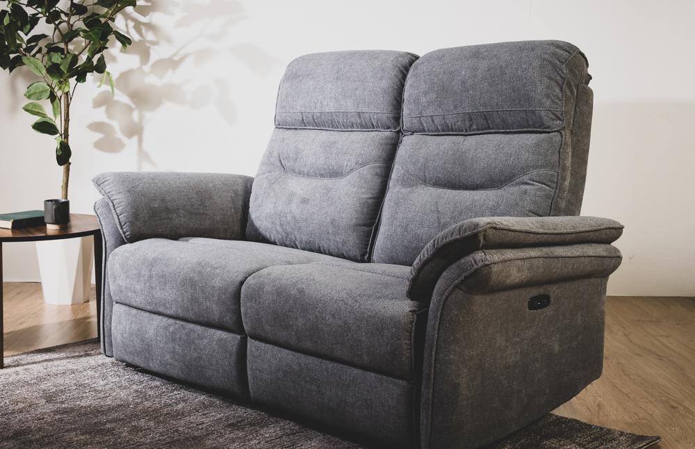 今、話題の電動ソファを体験してみた！ | CLAS