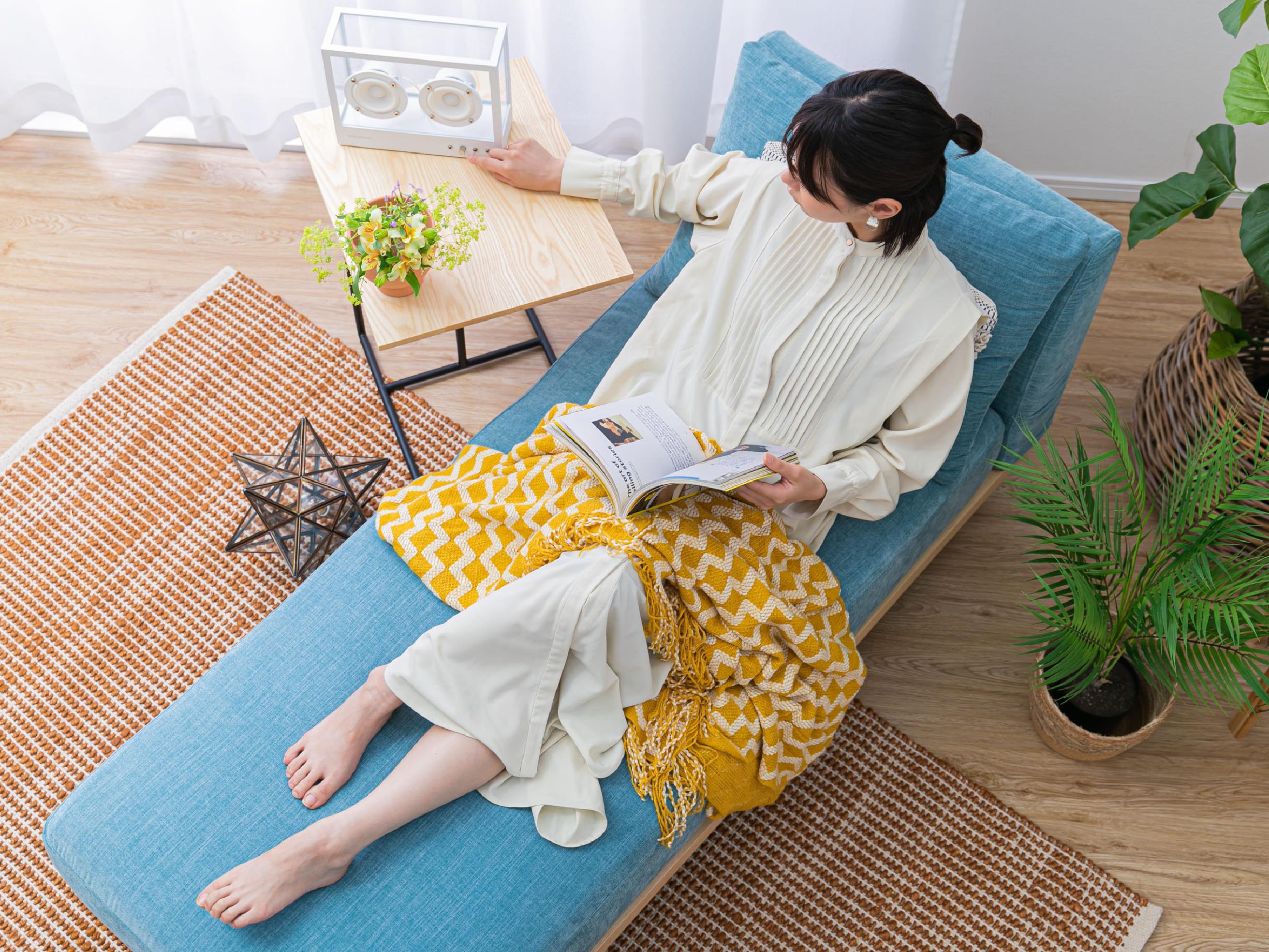 6畳の部屋でも配置しやすいコンパクトサイズのソファ