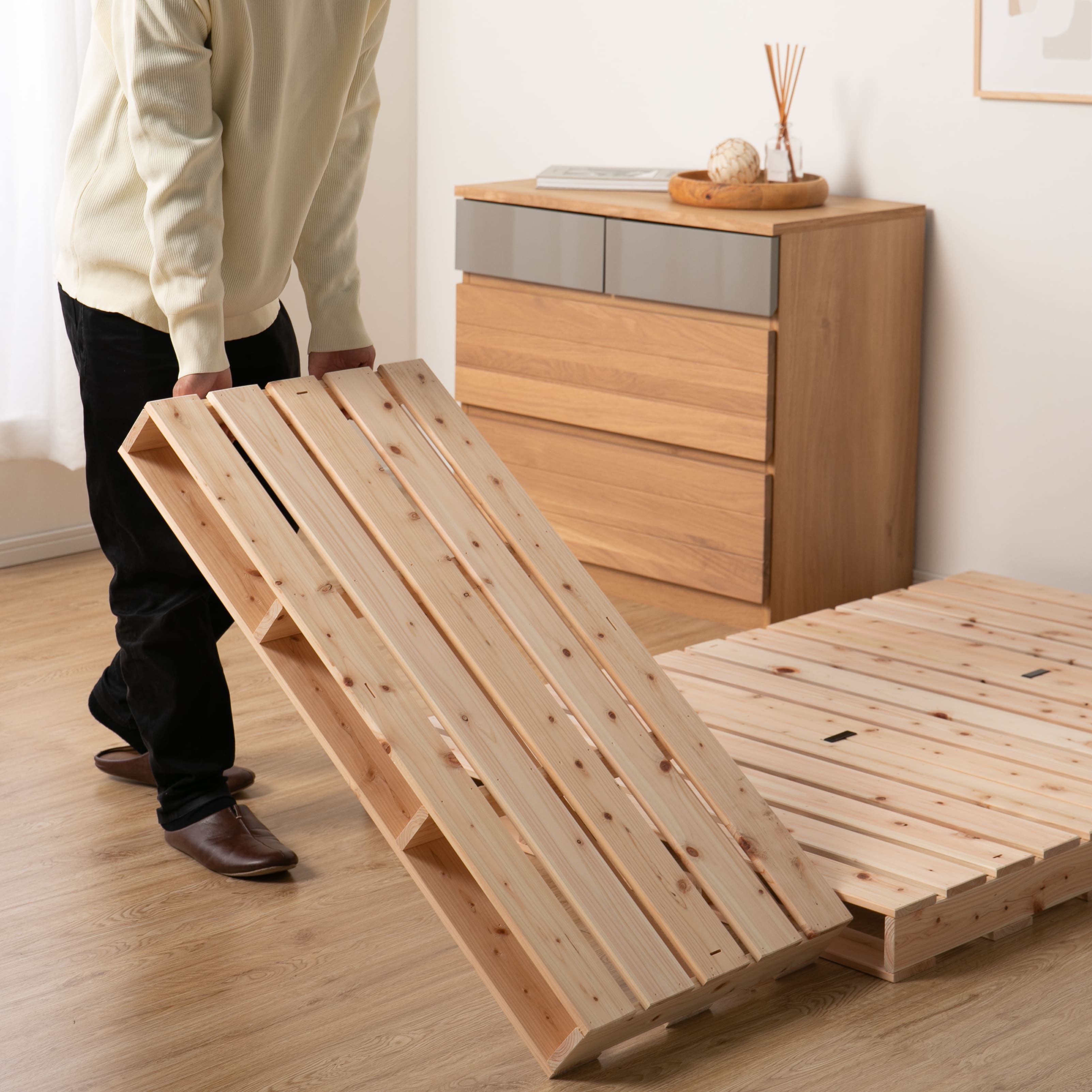 一人暮らしの部屋に置きやすのこベッド