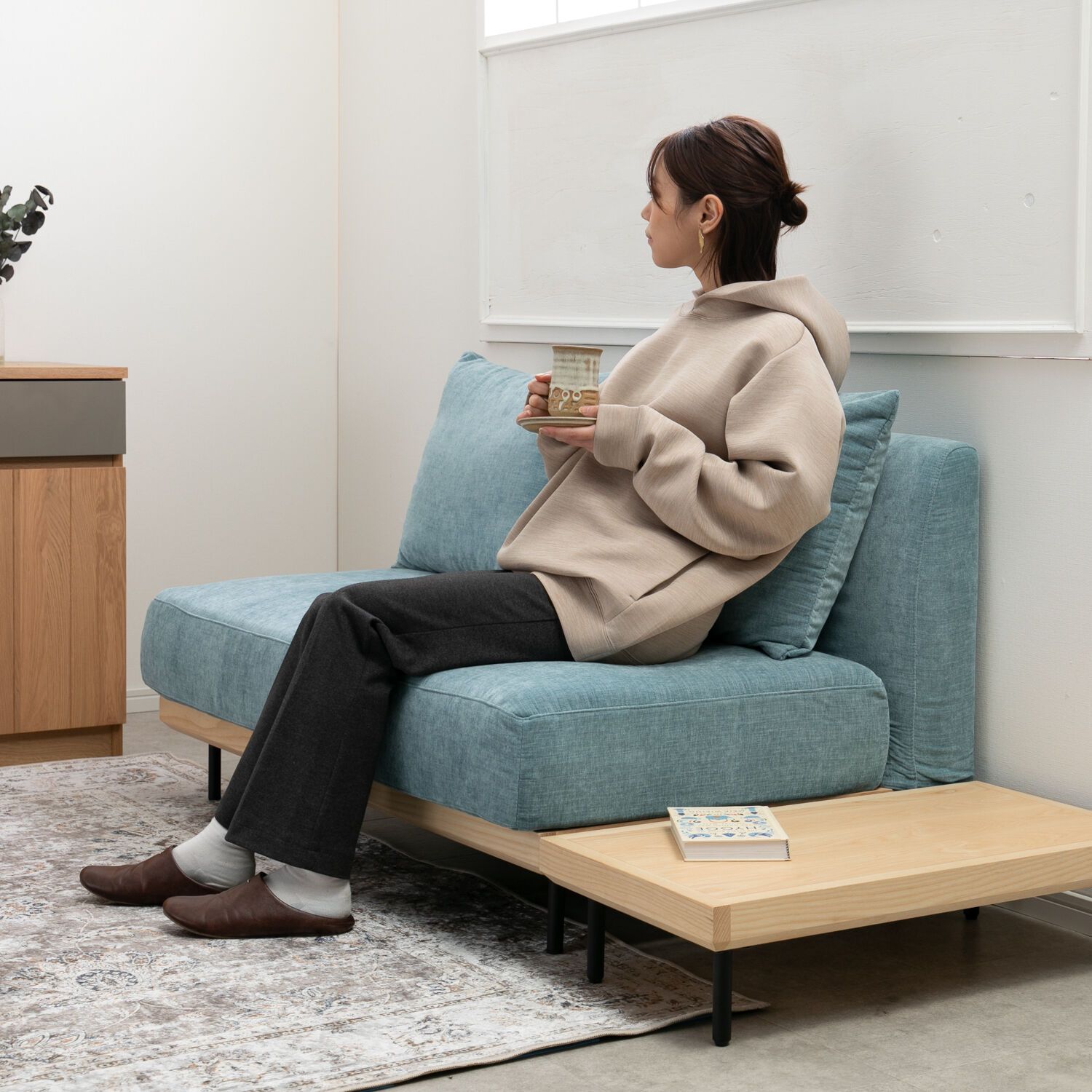狭い部屋でも馴染むソファ