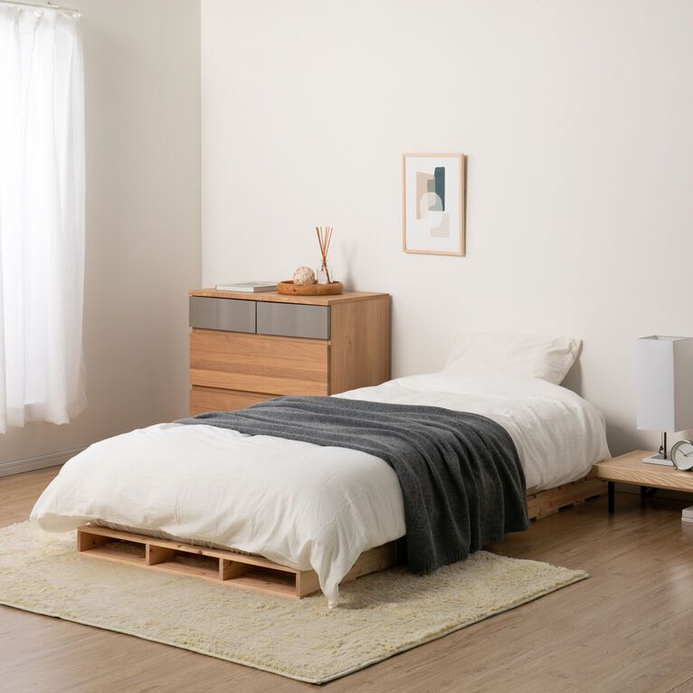 家具のメインカラーを3色までにおさえたおしゃれな部屋