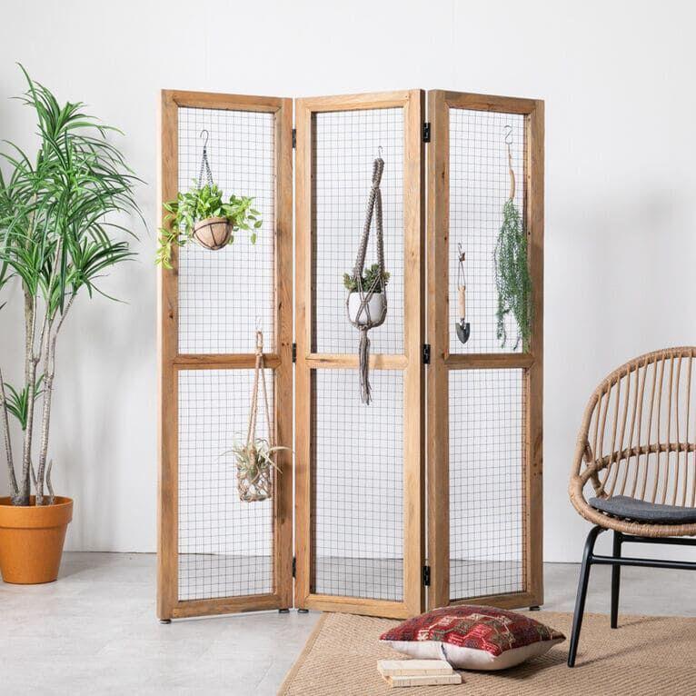 「見せる」と「隠す」のバランスをとれる家具