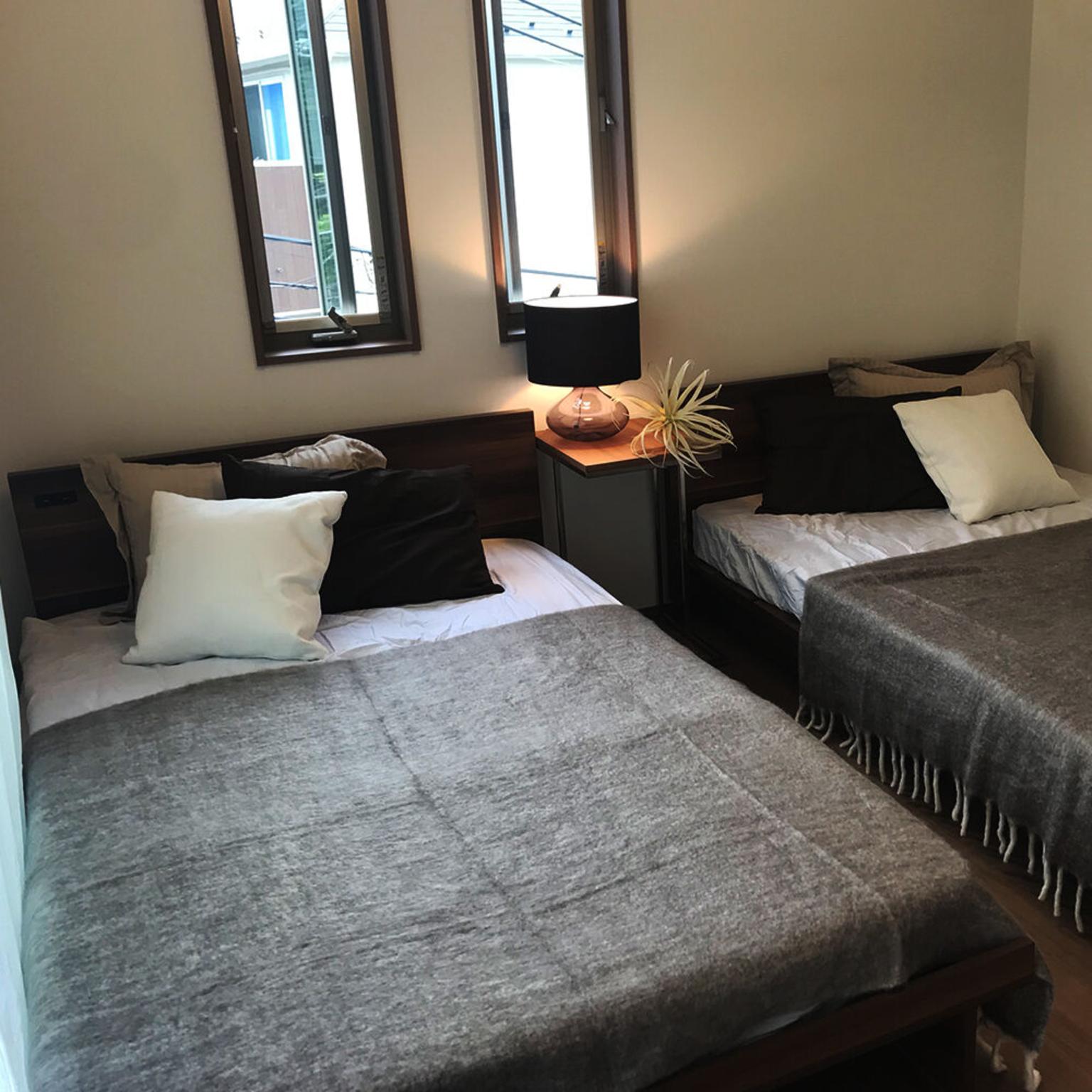 シングルベッド2台の寝室