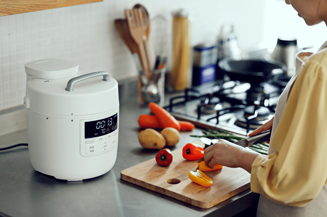 材料を入れてスイッチを押すだけのほったらかし家電シロカ電気圧力鍋