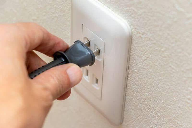 冷蔵庫の引っ越し1日前に電源を切る