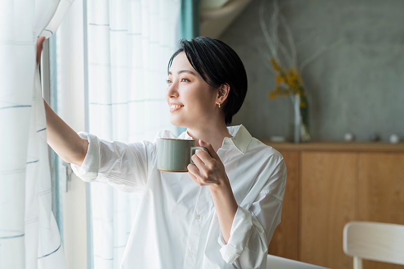 一人暮らしのお金を節約しながら生活を楽しむ人