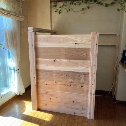 DIYで壁を傷つけず部屋に仕切りを作るアイデア