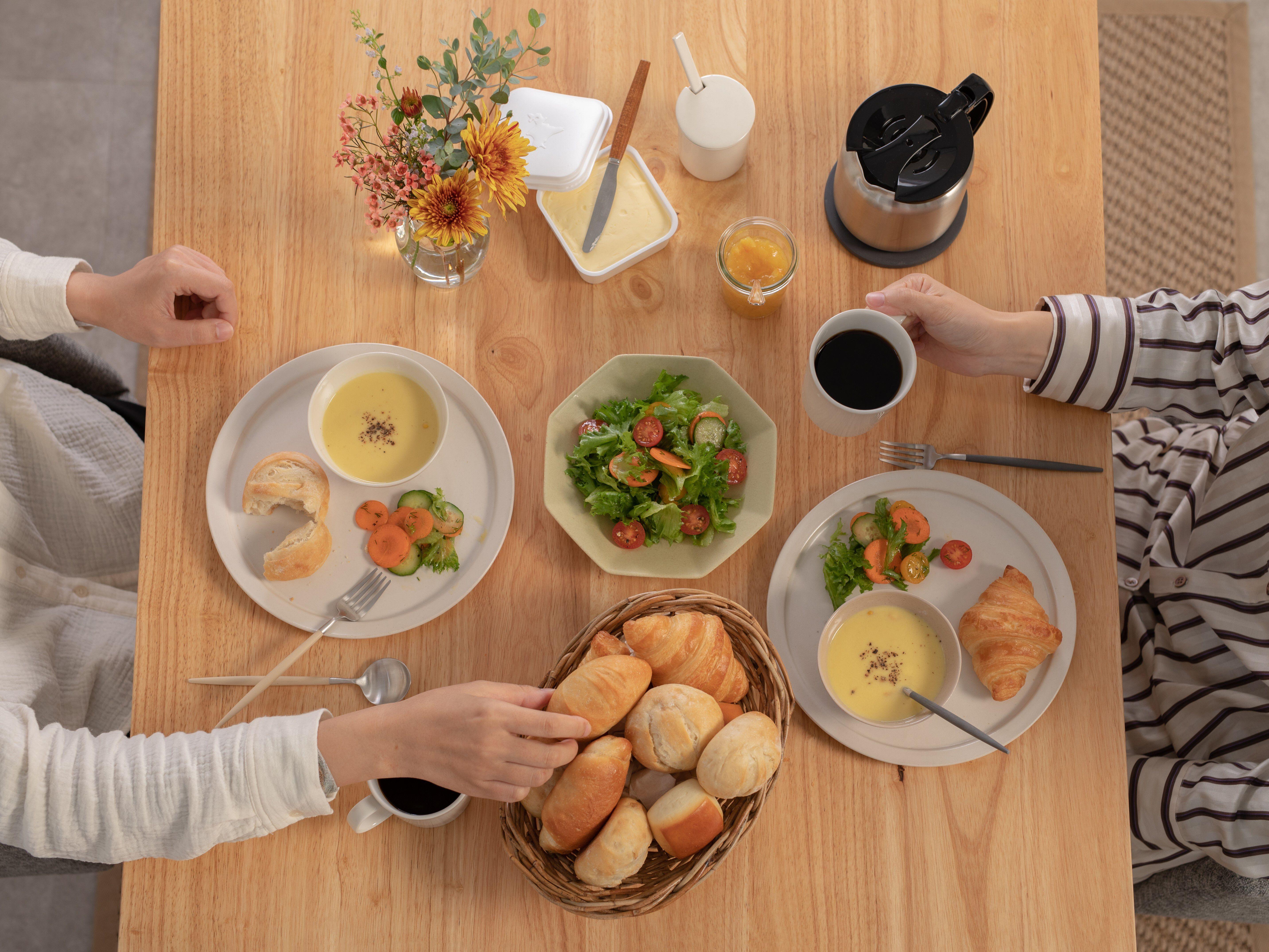 食卓テーブルはおしゃれなものがいい