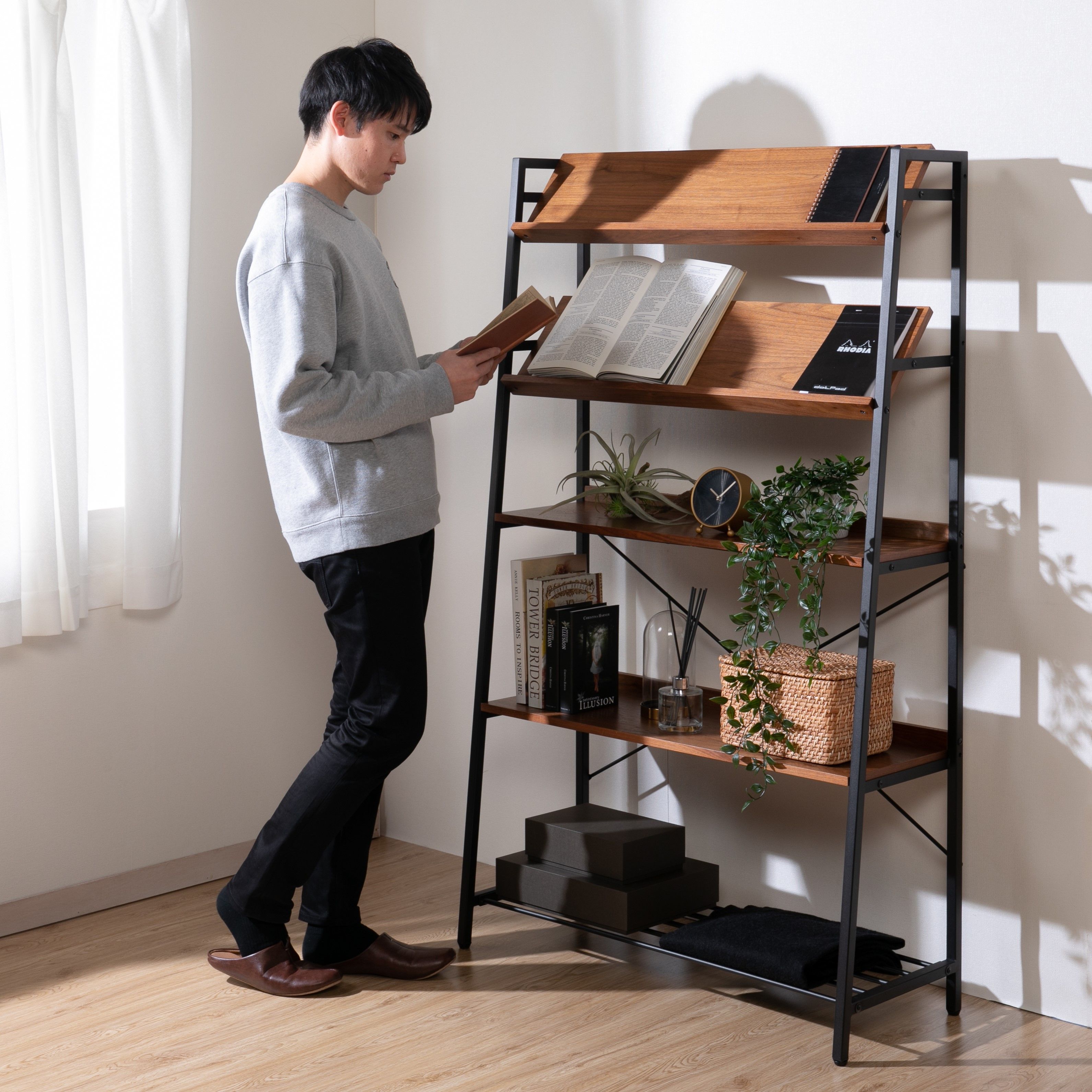 CLASの家具レンタルで本収納をもっと便利に