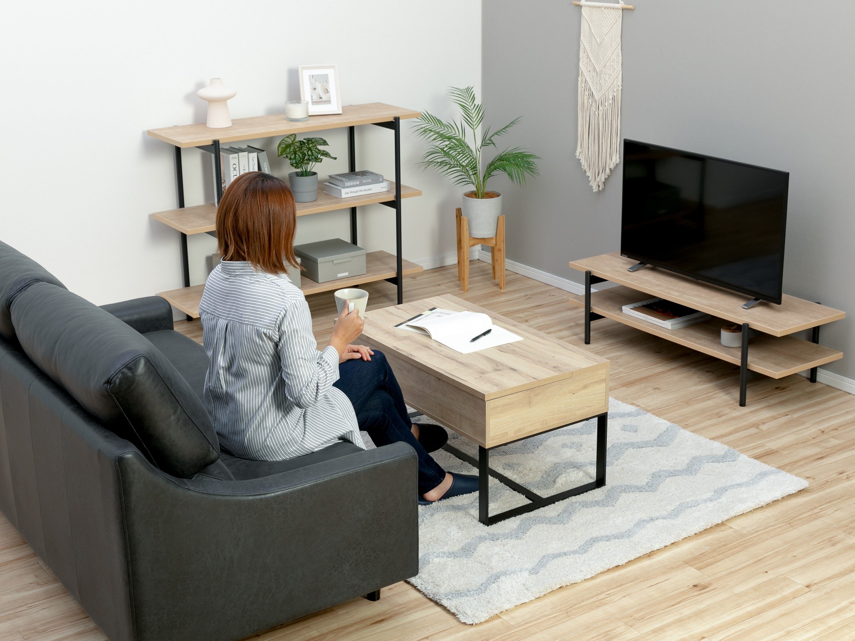 一人暮らしでも大きいテレビ40インチを置いた部屋
