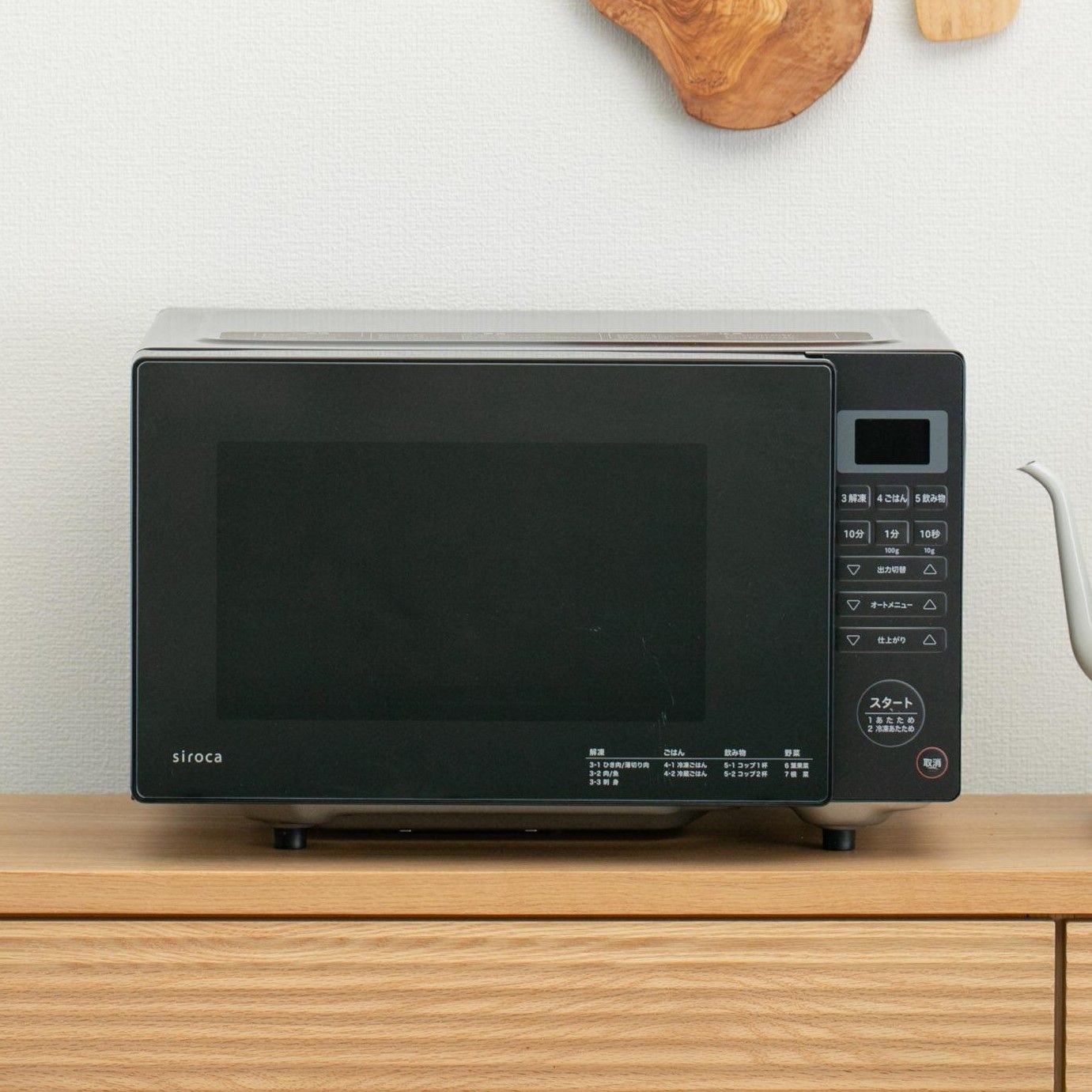 電子レンジのおすすめ 一人暮らしにちょうどいいシロカミラー扉電子レンジ