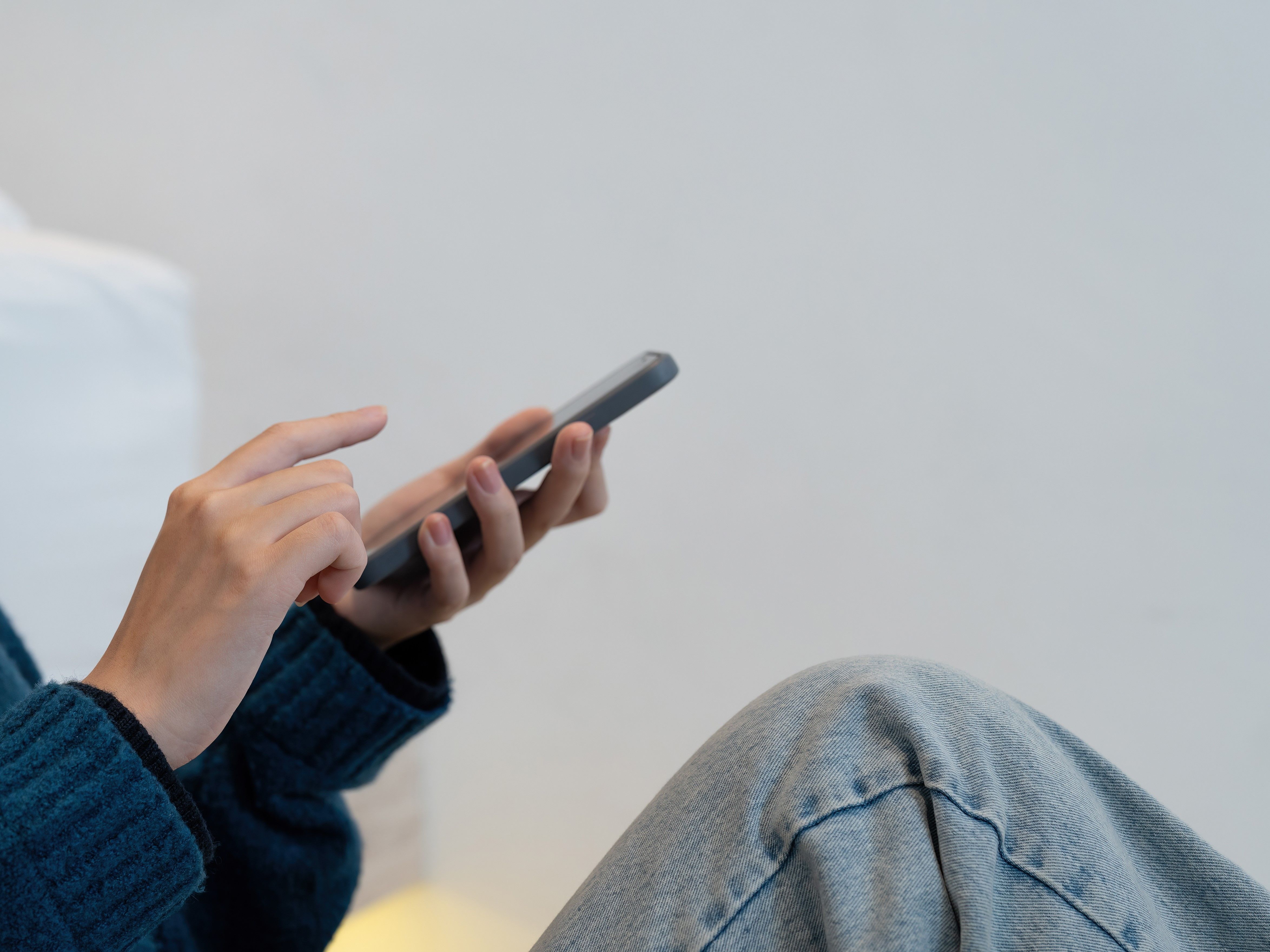 注文から返却まで、スマホで簡単にできる家具のレンタル・サブスク