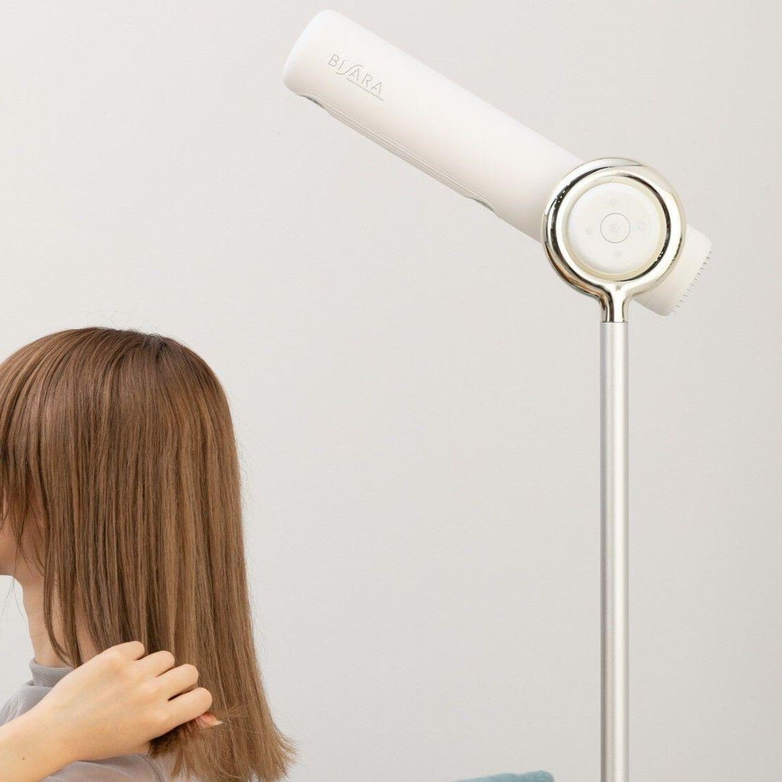 両手を離してドライヤーができるBISARA ハンズフリースタンドヘアドライヤー
