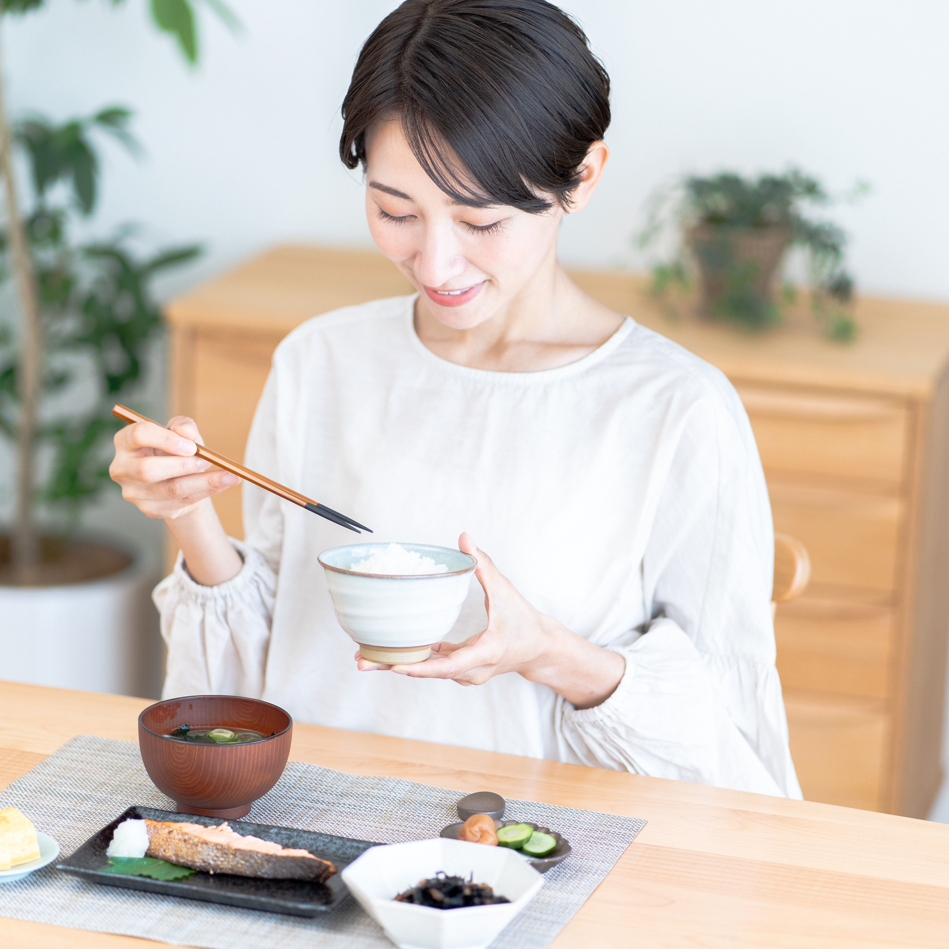 スチームでご飯を美味しく保存するスチーム&可変圧力ＩＨジャー炊飯器 SR-VSX101
