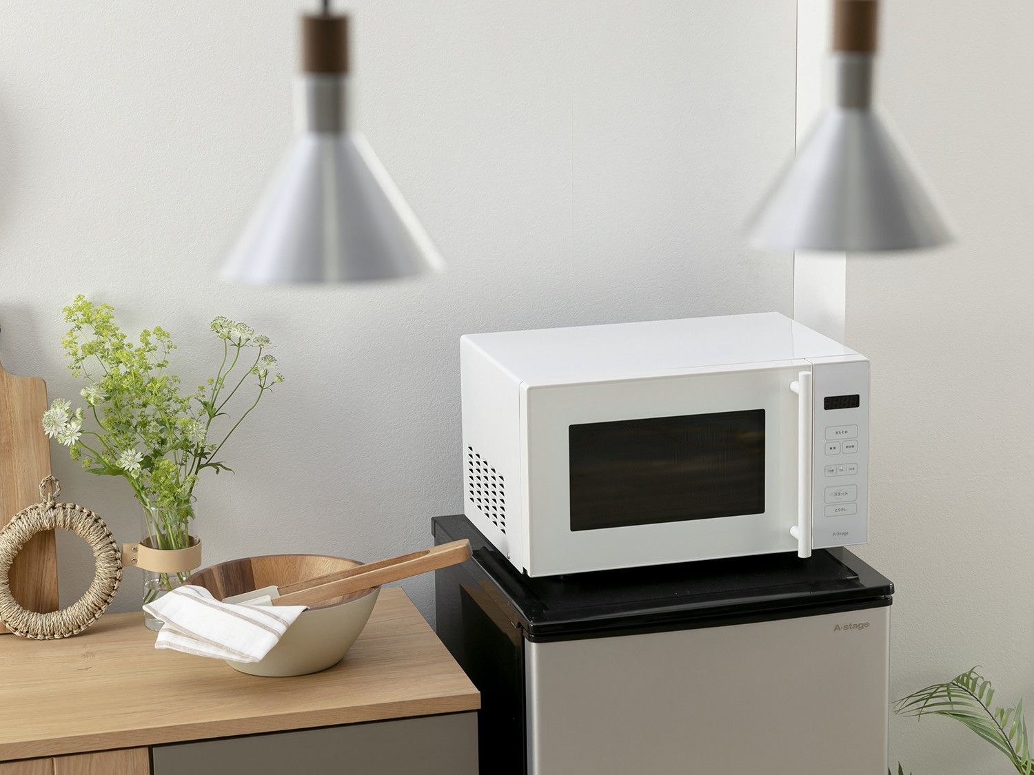冷蔵庫の上に電子レンジを置いていい？直接置ける冷蔵庫と電子レンジ