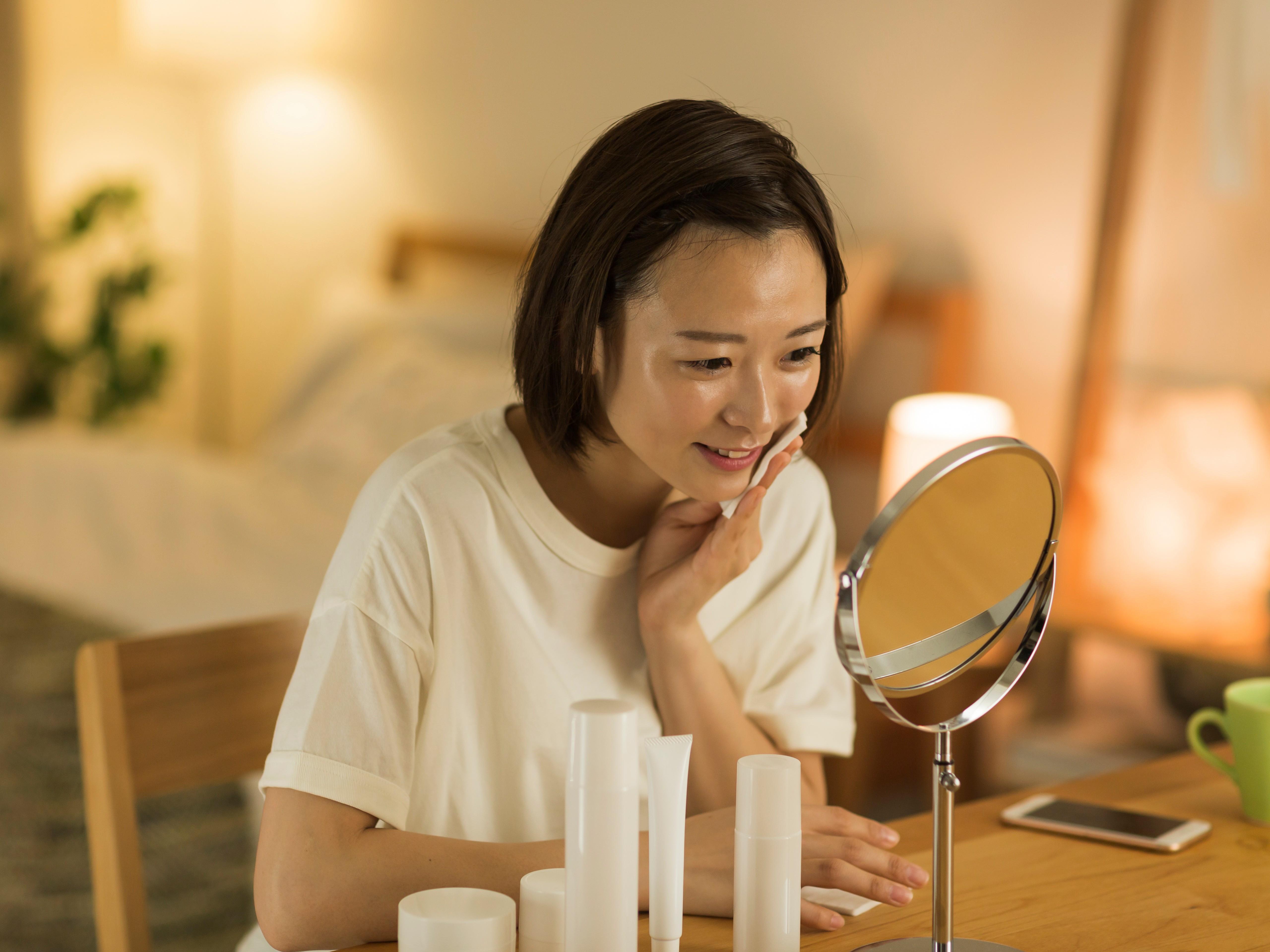 本当に効果のある美顔器か購入前に効果をじっくり試す女性