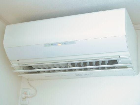 部屋の空気を乾燥させるエアコン