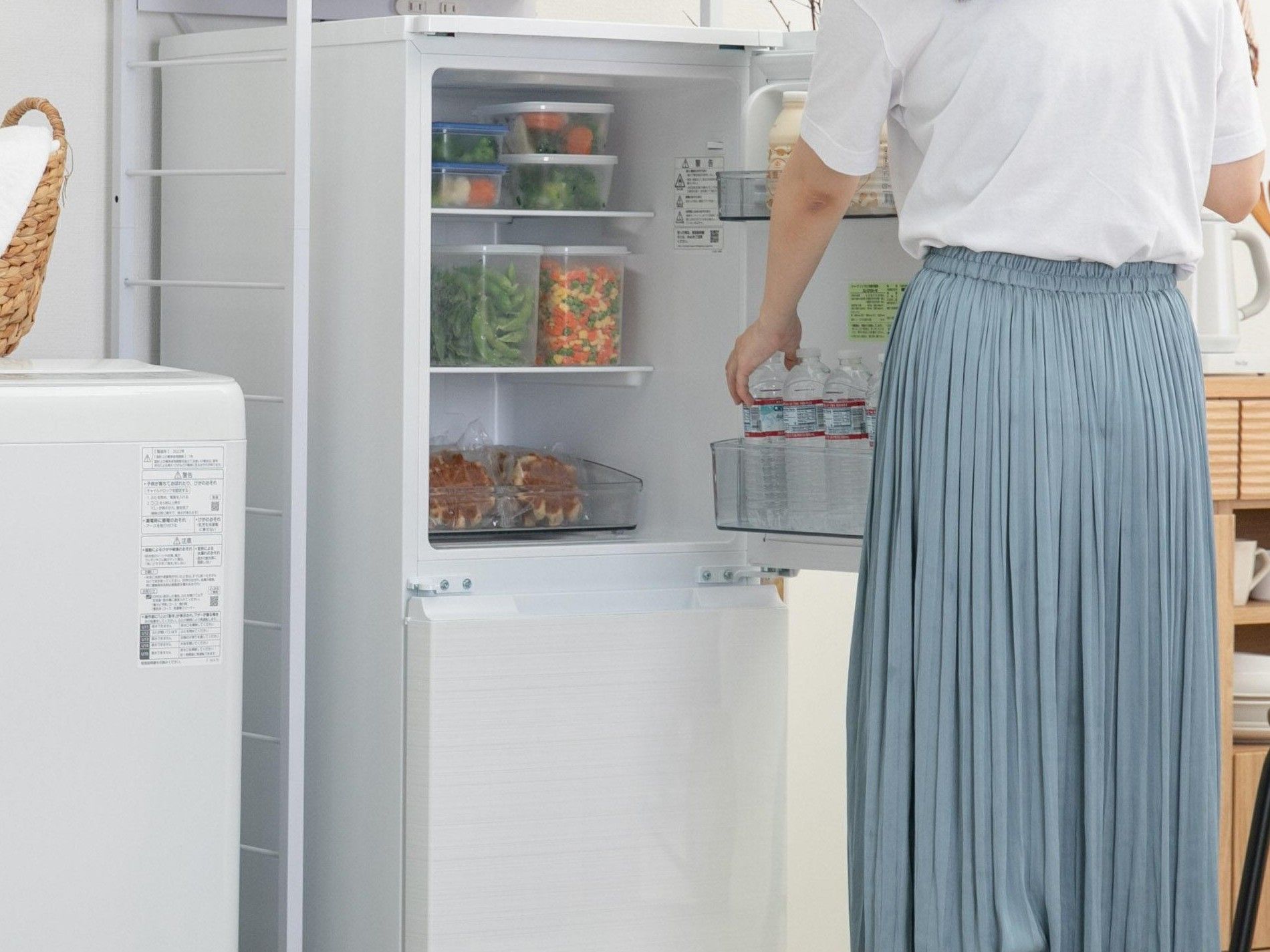 冷蔵庫の収納が不足していて暮らしに合っていない様子