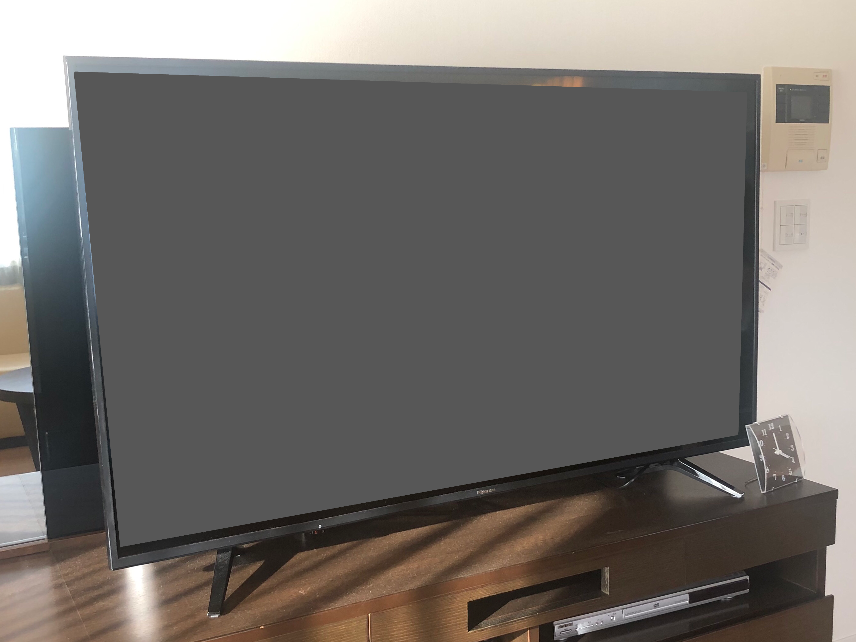 家具と家電のレンタル・サブスククラスでレンタルしたテレビのある部屋