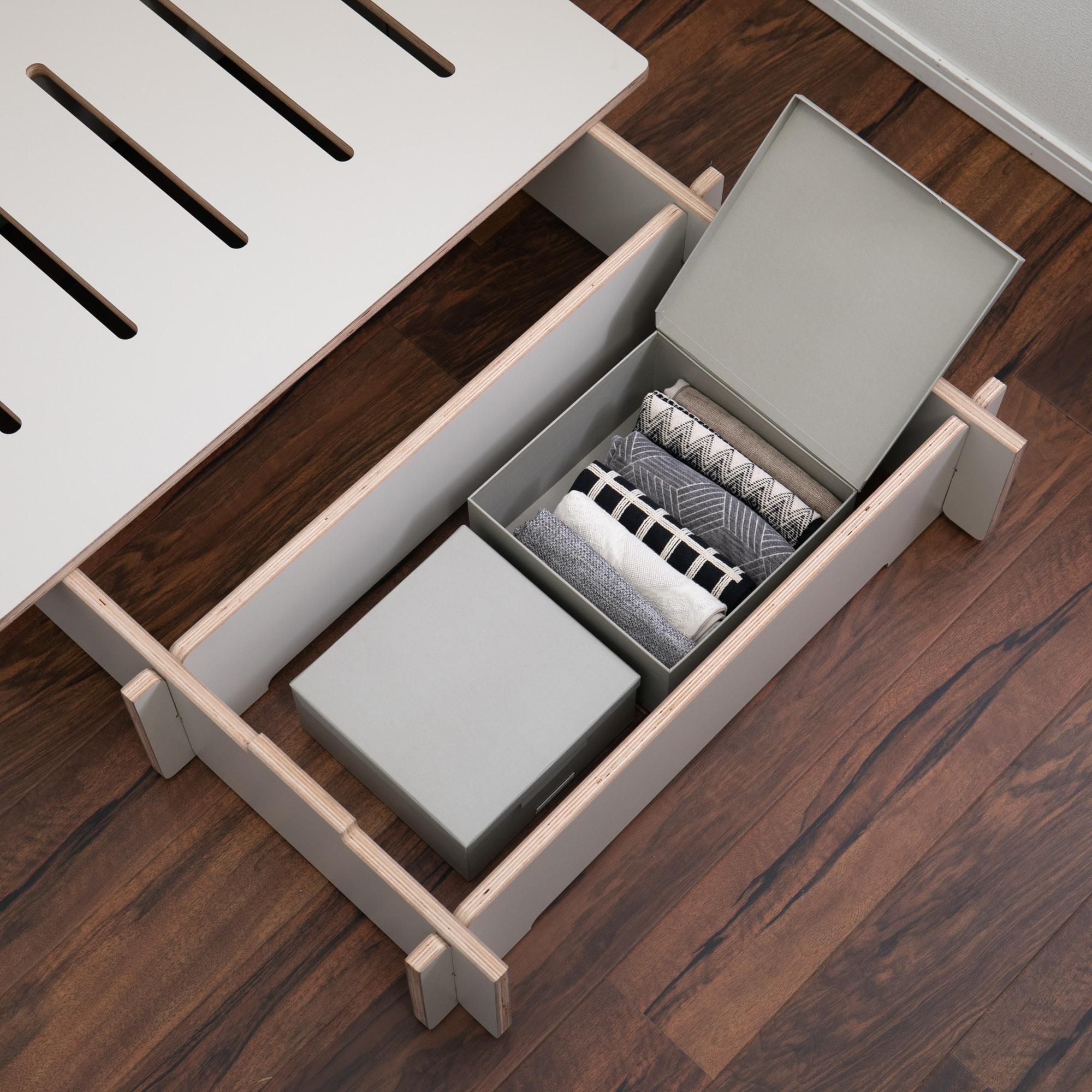 CIRCLE ベッドフレームは、ベッド下に収納も可能