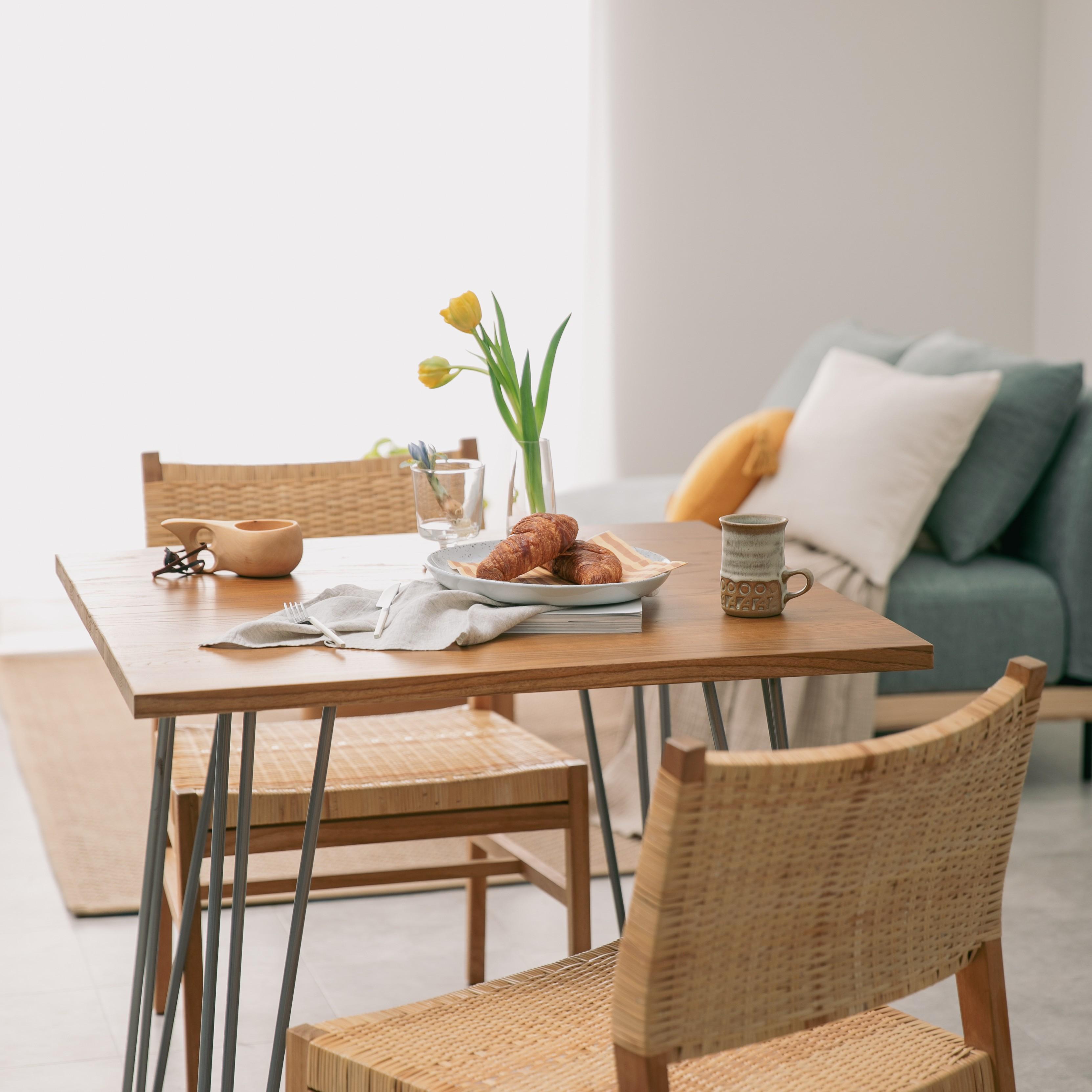 ラタンチェアの　「座り心地」や「季節感」が心配なら、　レンタルで試すのが正解