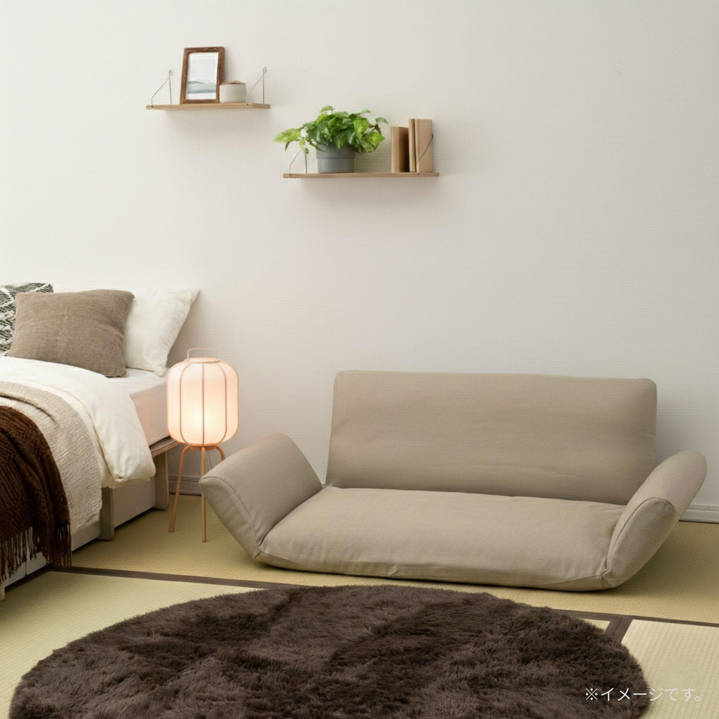 脚を外して和室に合わせたロータイプソファのインテリアコーディネート
