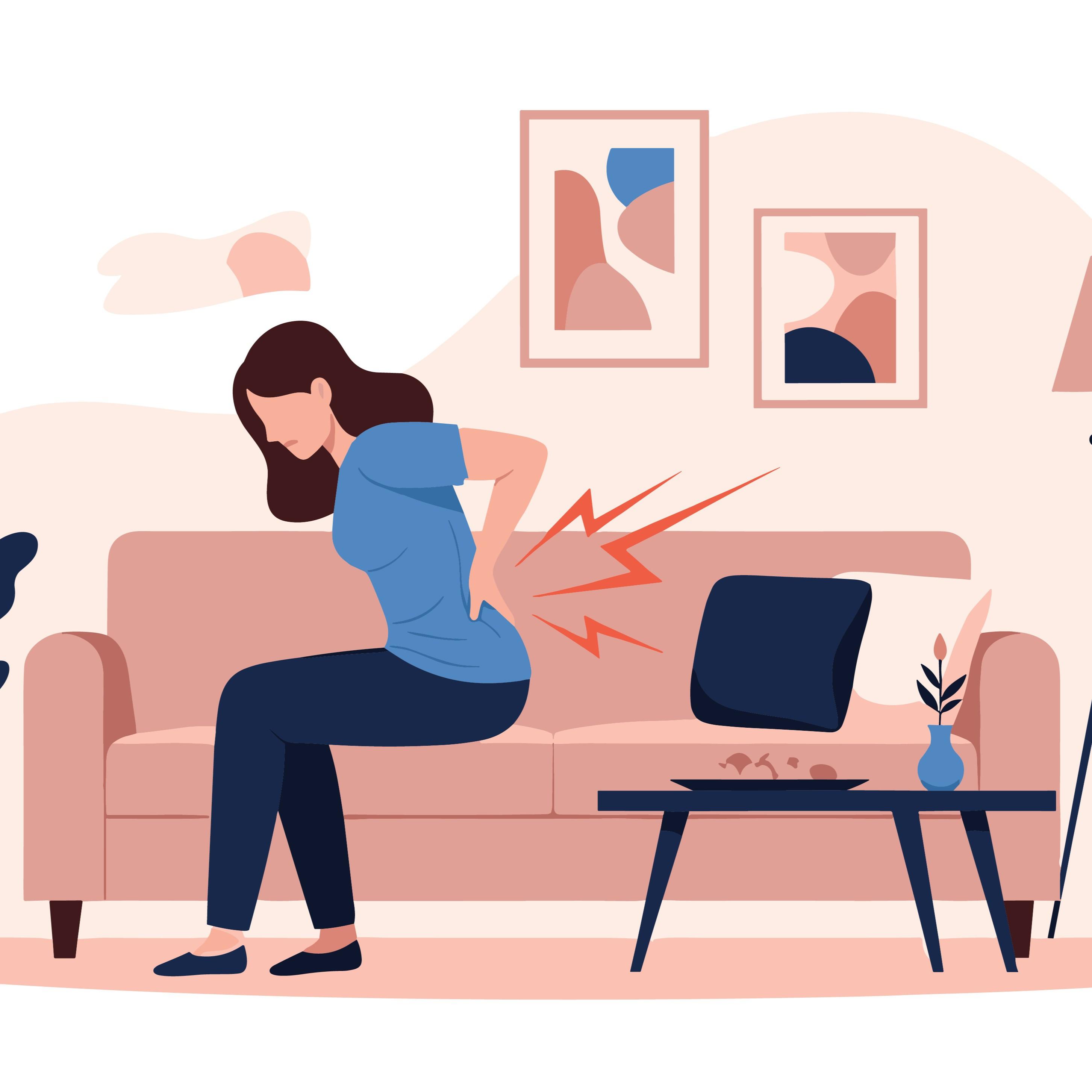 ソファに長時間座って腰を痛めた女性