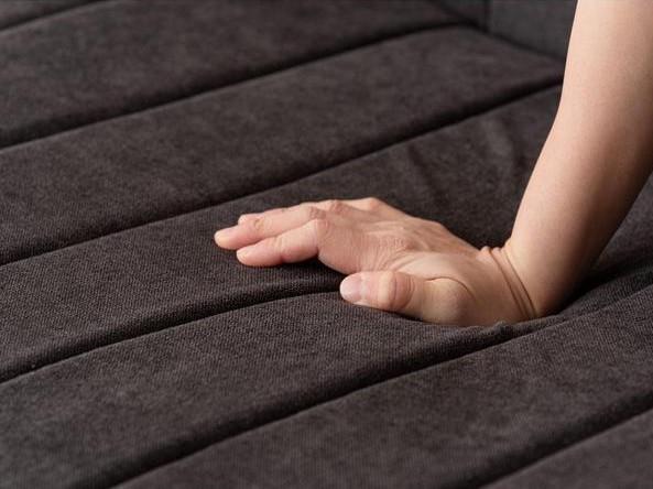 東谷 ワンルーム フロアソファは安定感のある座り心地