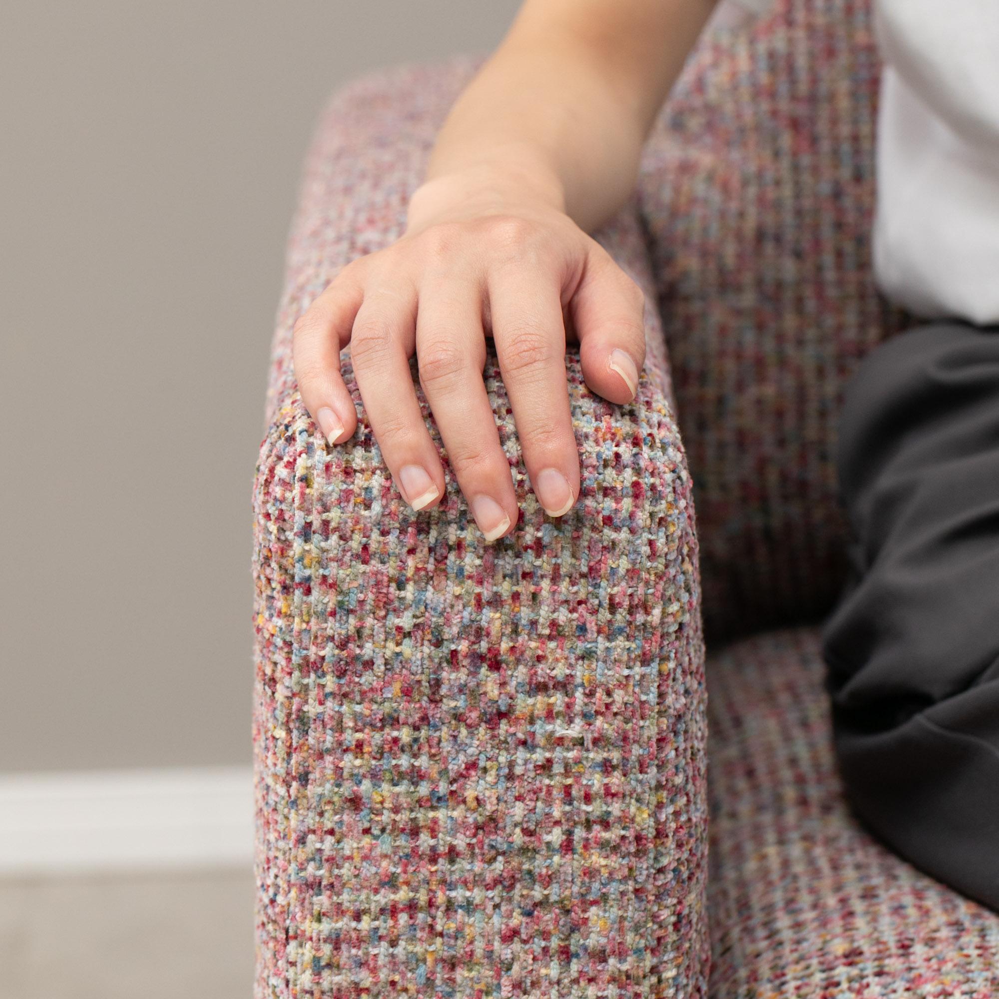 CLAS スート ソファのくつろぎ感を深める肘掛け