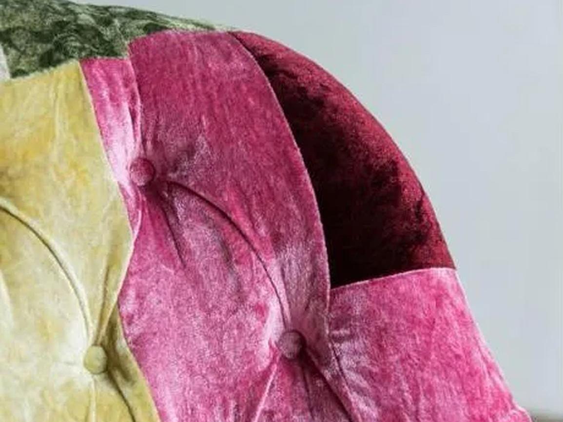 HALO ANNE CHAIRは高級感あるベルベットの質感