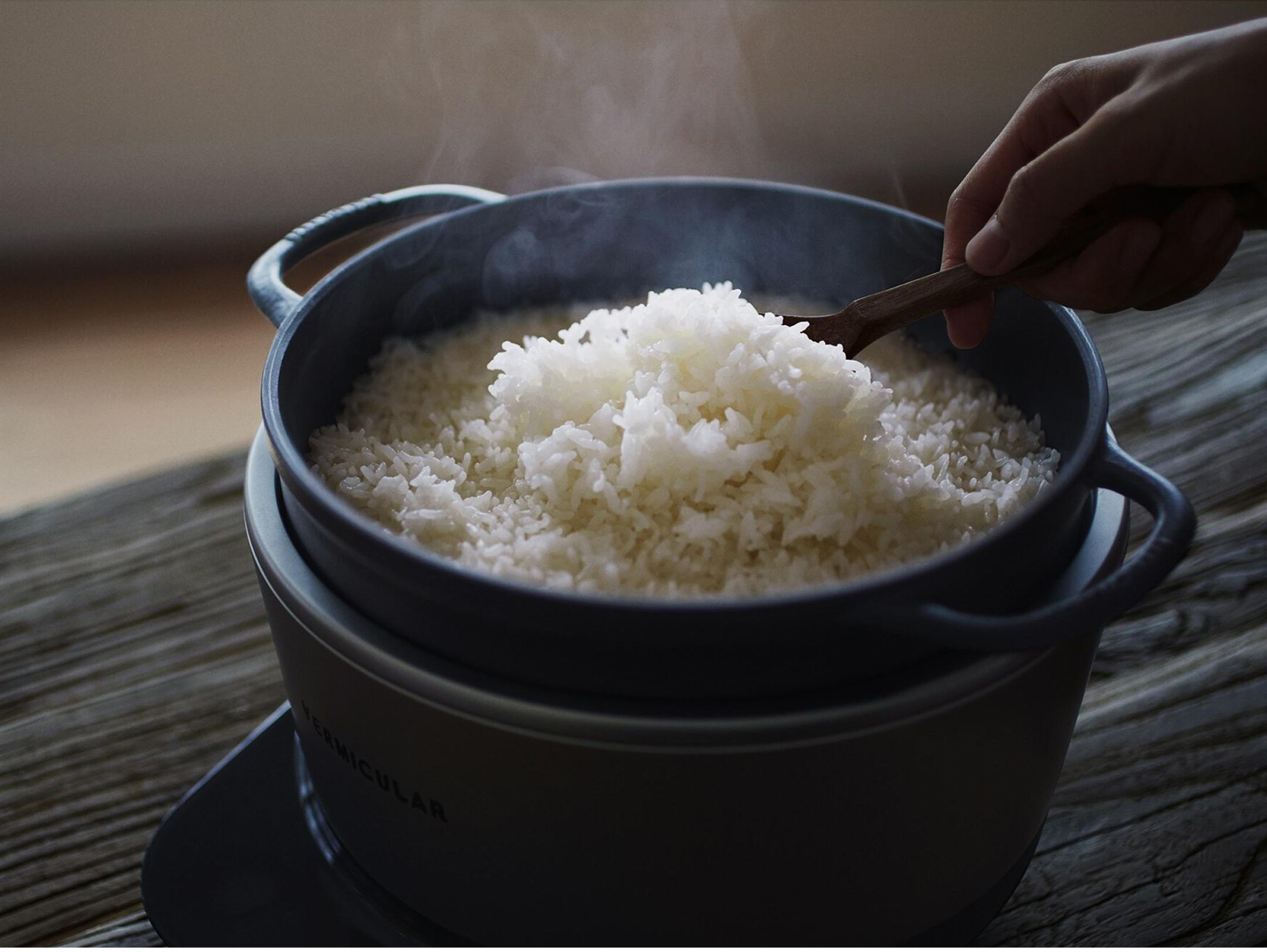 炊き立ての美味しそうなご飯
