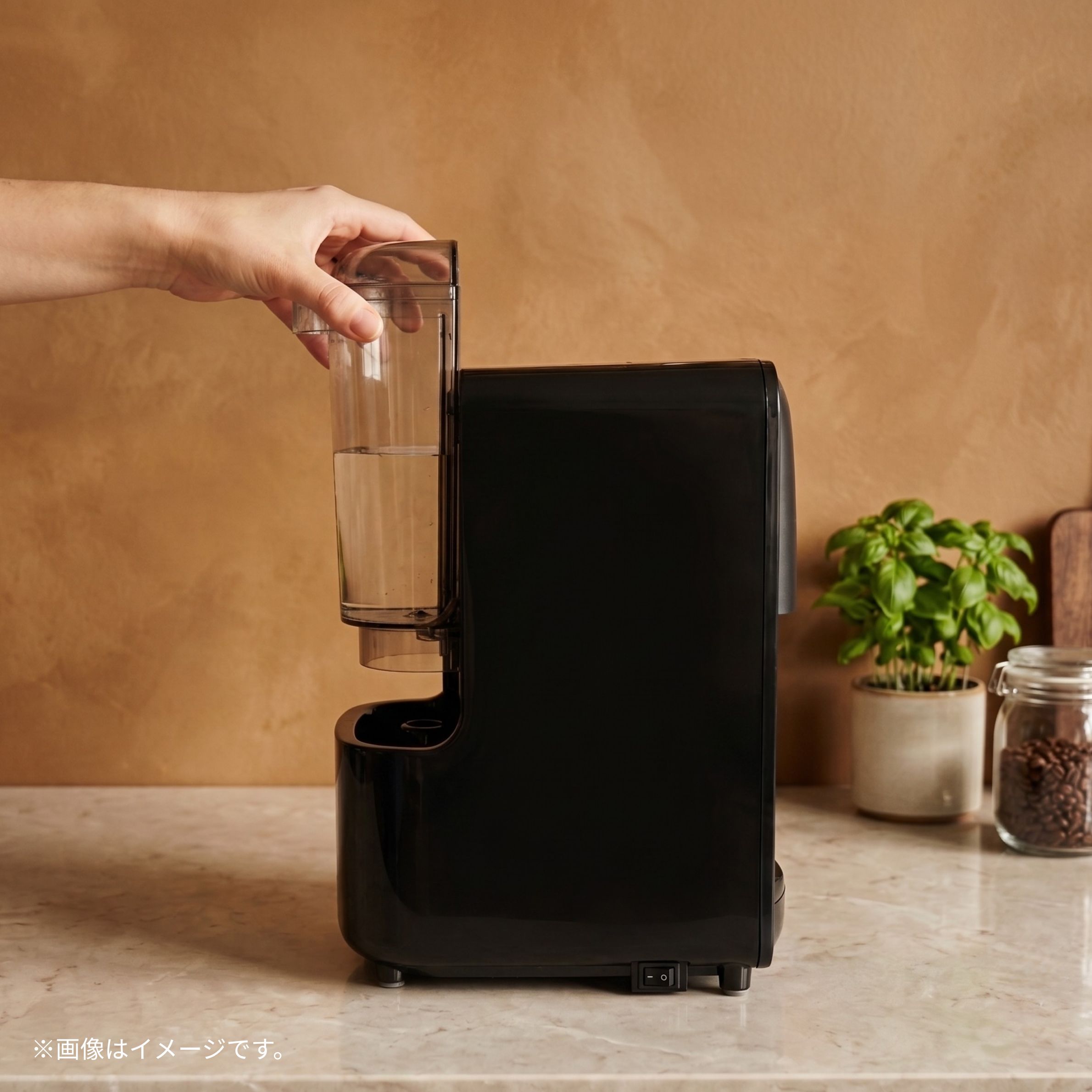 タイガー コーヒーメーカーのおすすめADC-N060Kの給水の様子