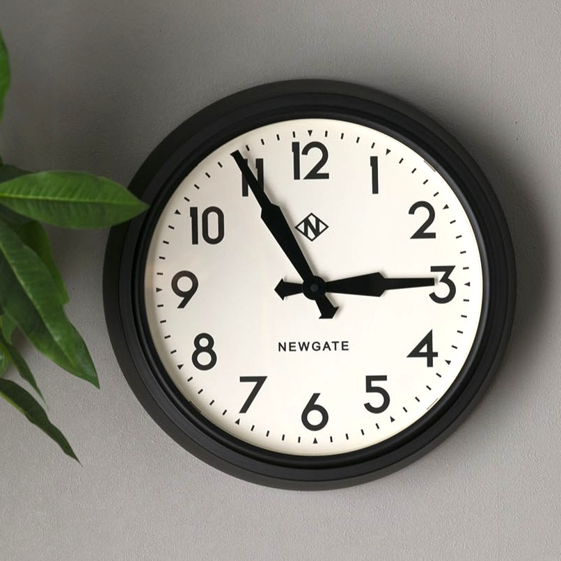 重厚感がかっこいい壁掛け時計　NEWGATE 50'sエレクトリックウォールクロック