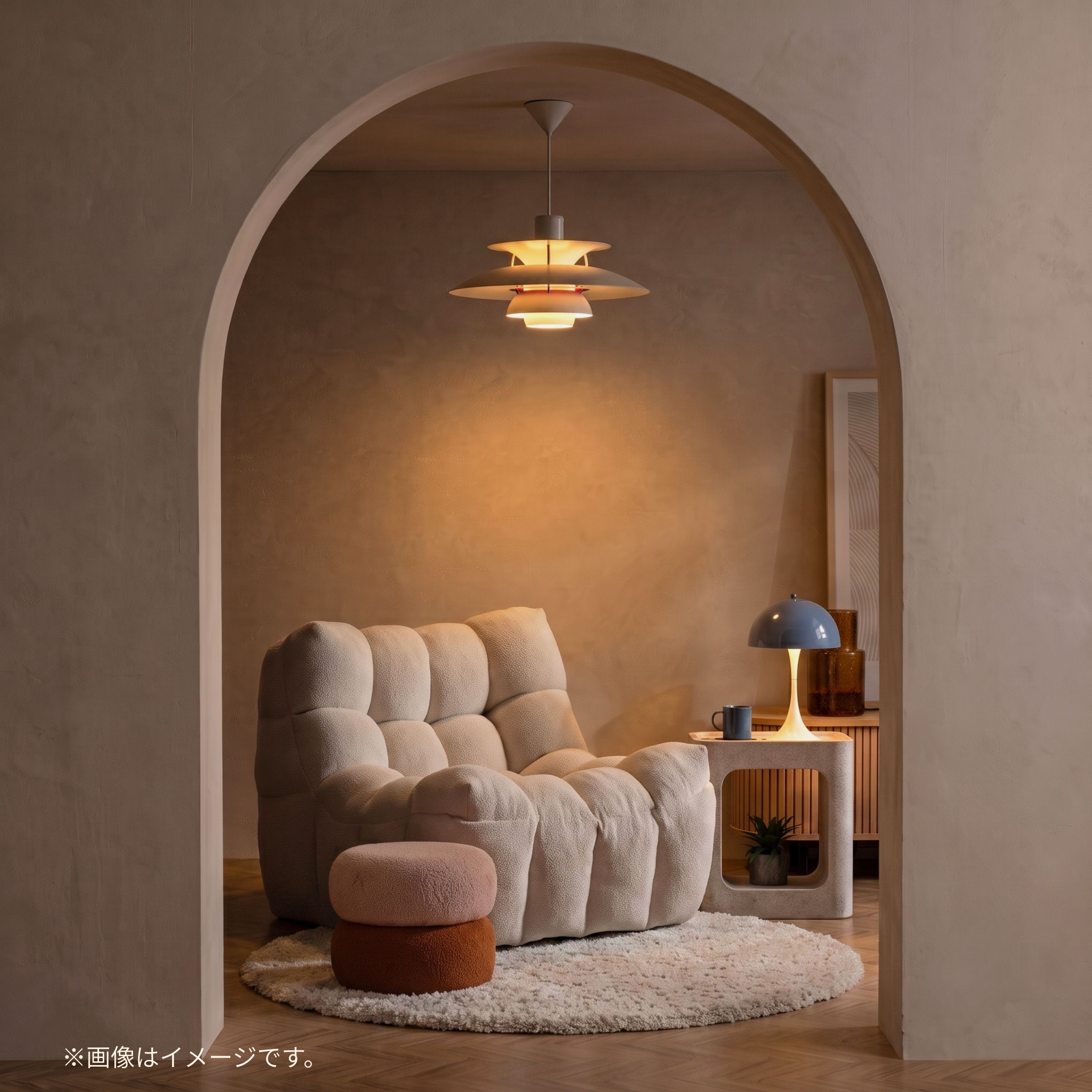隠れ家のようなソファのあるヌック