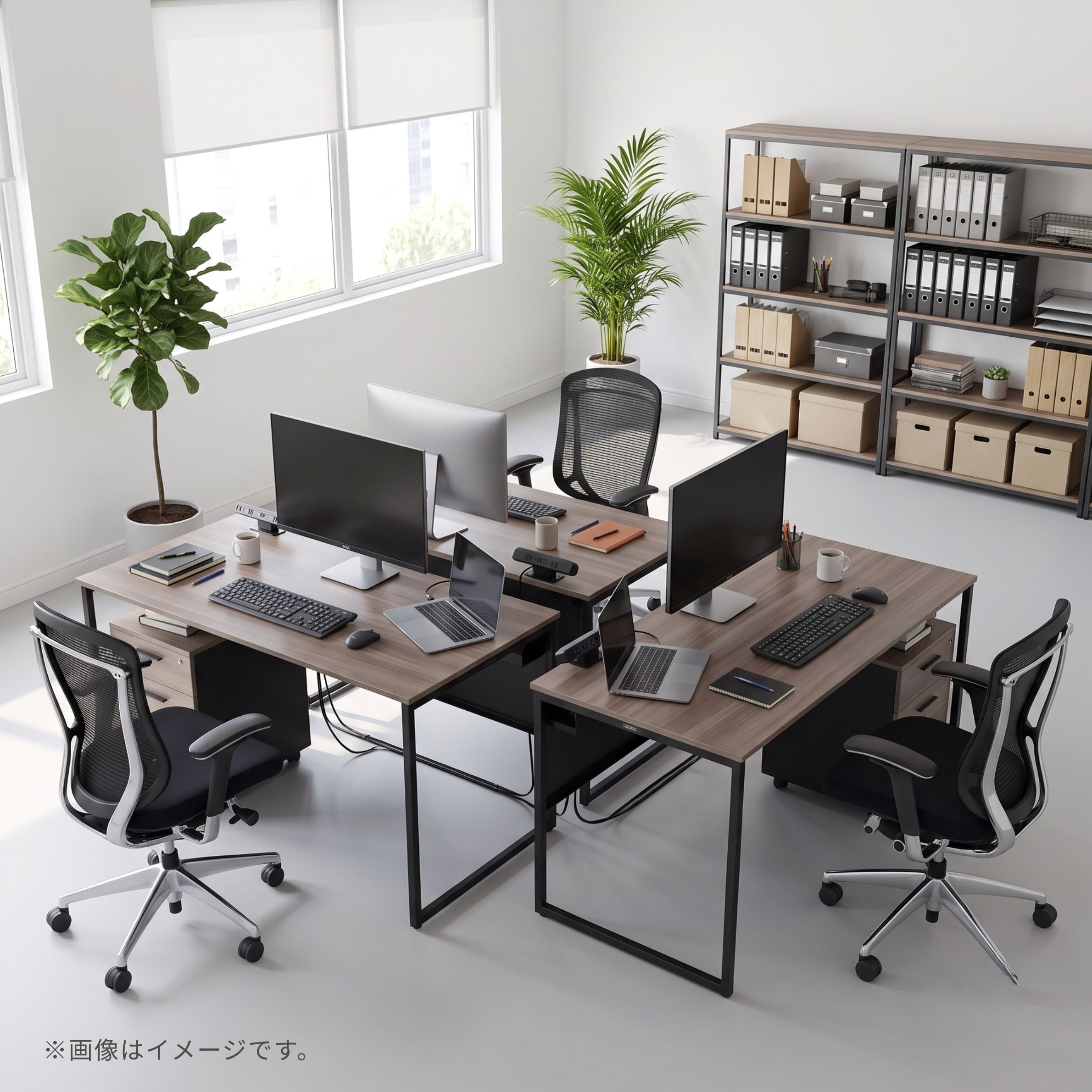 okamura(オカムラ)のオフィス家具　オフィスデスクとオフィスチェアコンテッサのあるオフィス