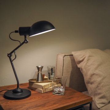 DI CLASSE / Ferreo デスクランプ