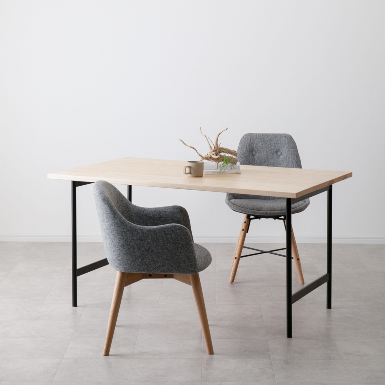 CIRCLE 無垢材天板 ダイニングテーブル 鉄脚 W80×D80×H70cm CIRCLE