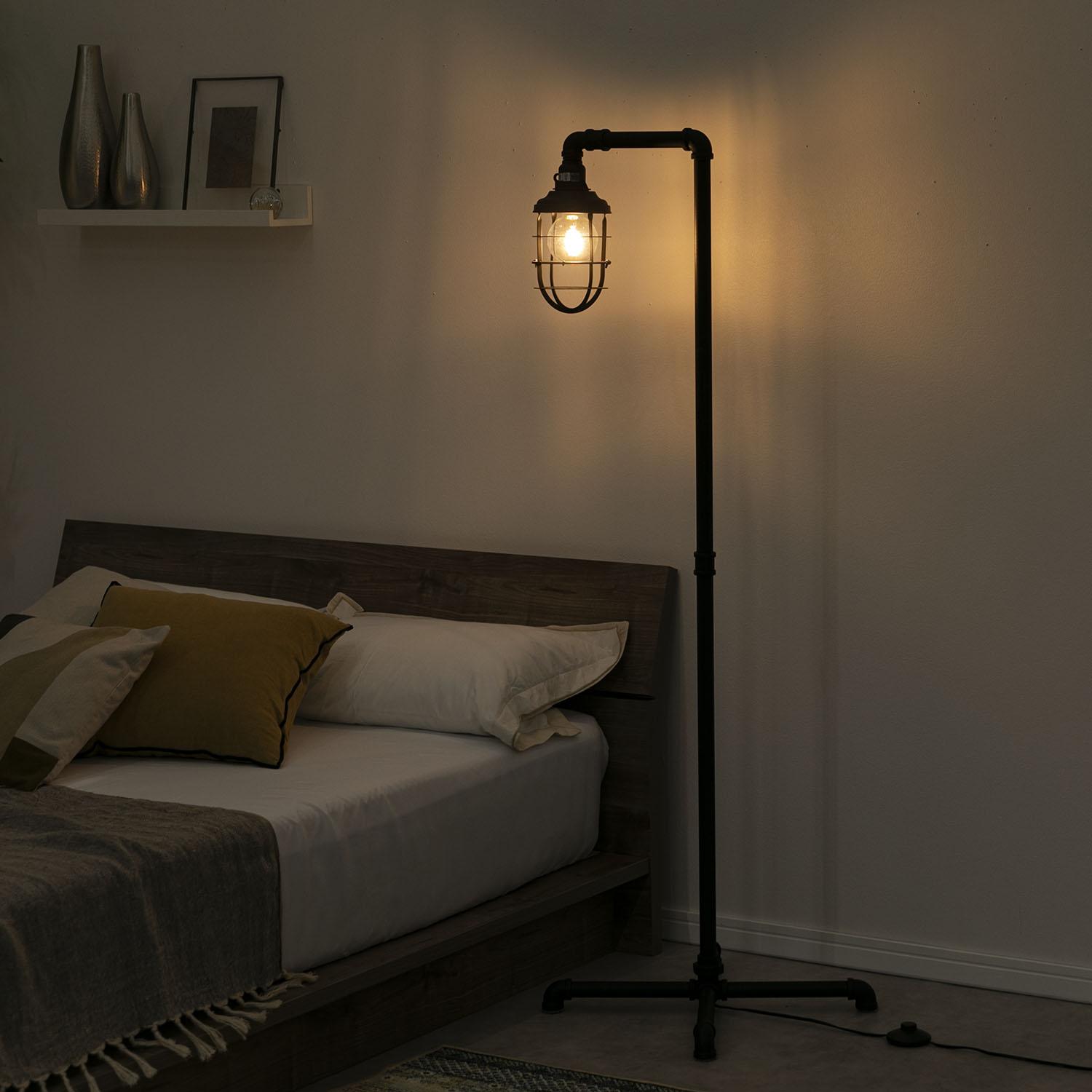 Kosel インダストリアル　フロアライト INTERFORM コーゼル フロアライト 幅54.5x奥行49x高さ138.5cmの