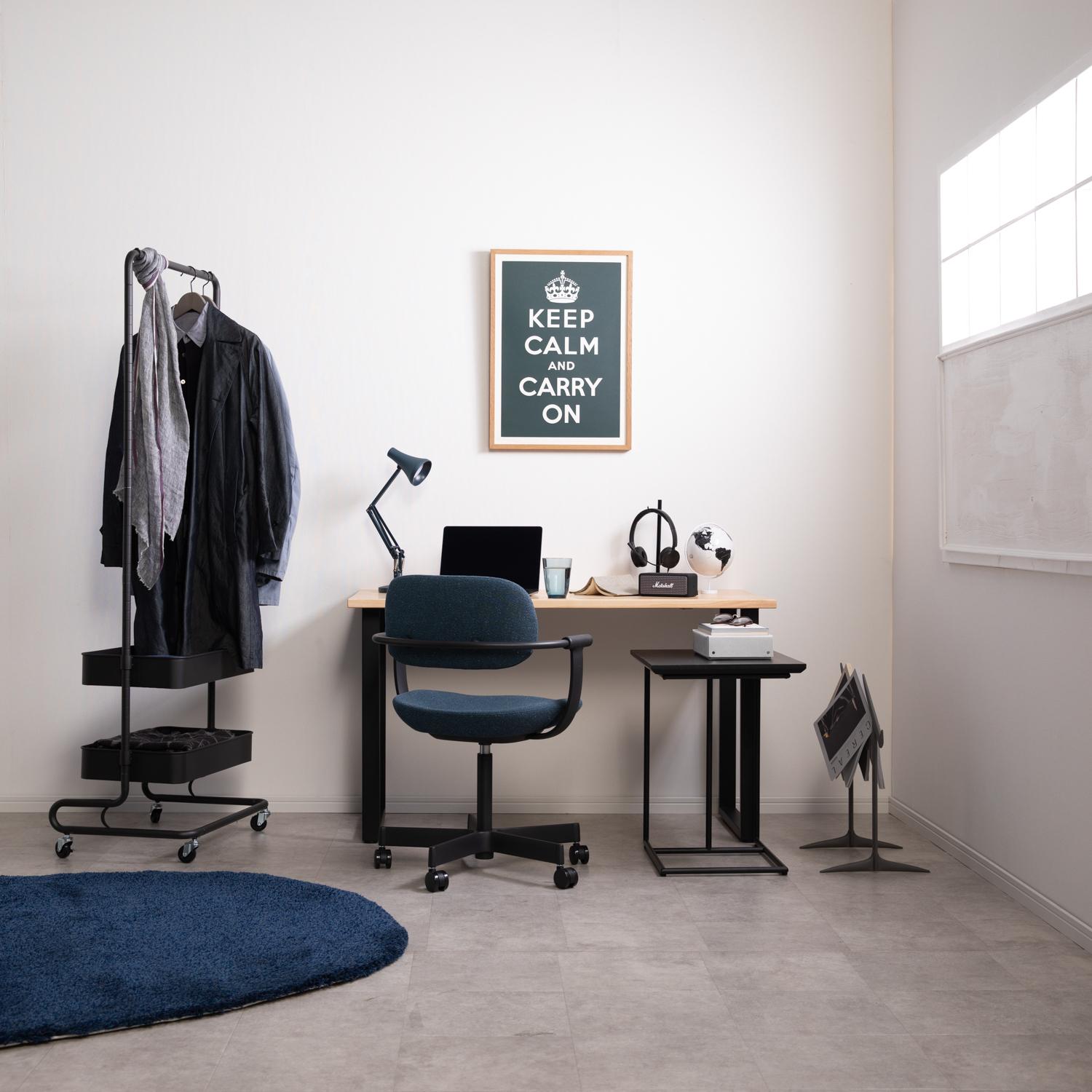 オフィスにおすすめのコートハンガー　【スモールオフィスにおすすめ】　キャスター付きで移動しやすいコートハンガー　バスケットワゴン