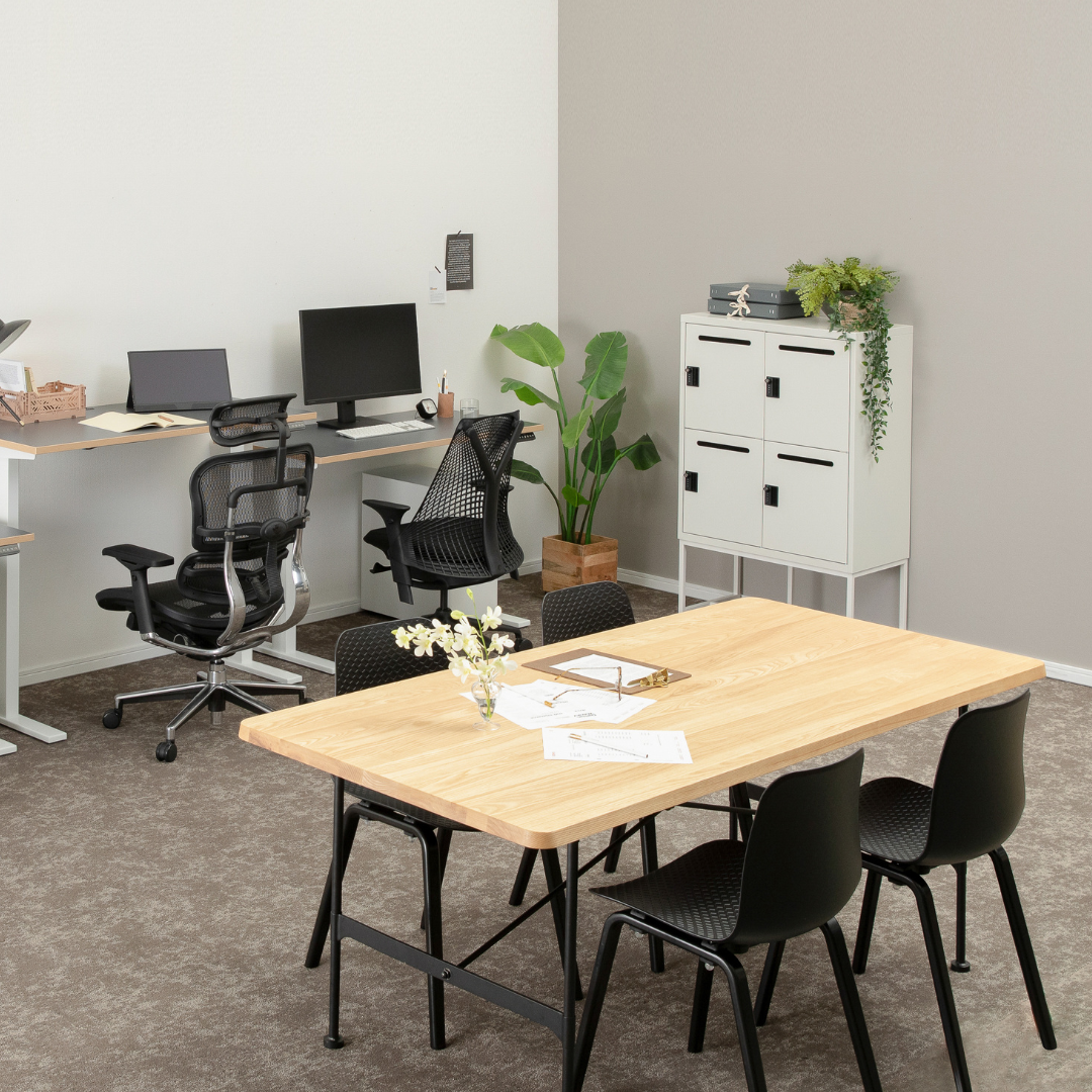 個別に鍵が付けられる　Work Plus 4ドア 鍵付きロッカー