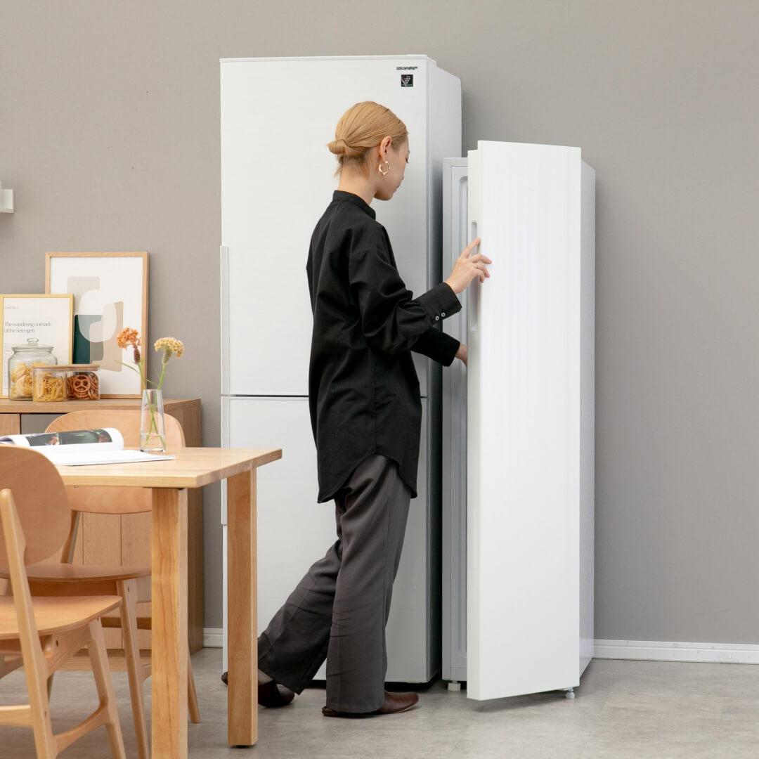 AQUA スリムフリーザー 1ドア冷凍庫 105L AQUA / アクアのレンタル