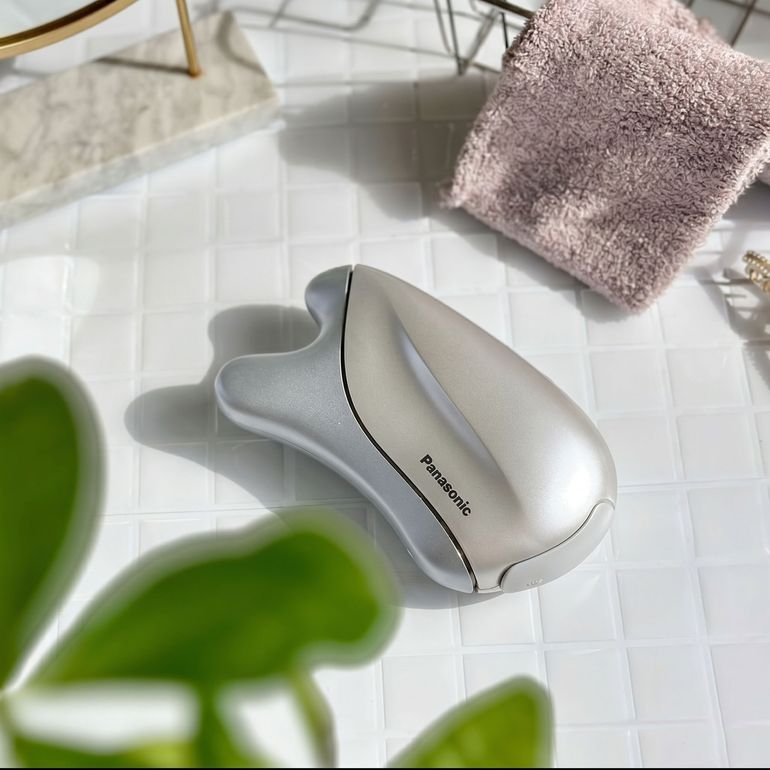Panasonic 温感かっさ 美顔器 W10.2×D3.2×H6.4cm Panasonic