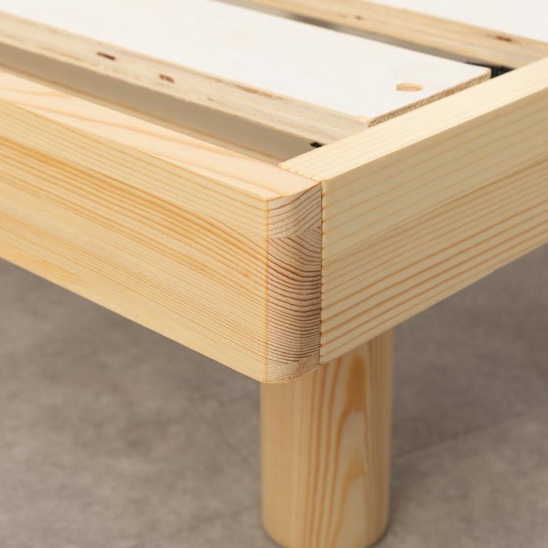 ヘッドレス すのこベッドフレームは、床板はすのこで通気性が良い