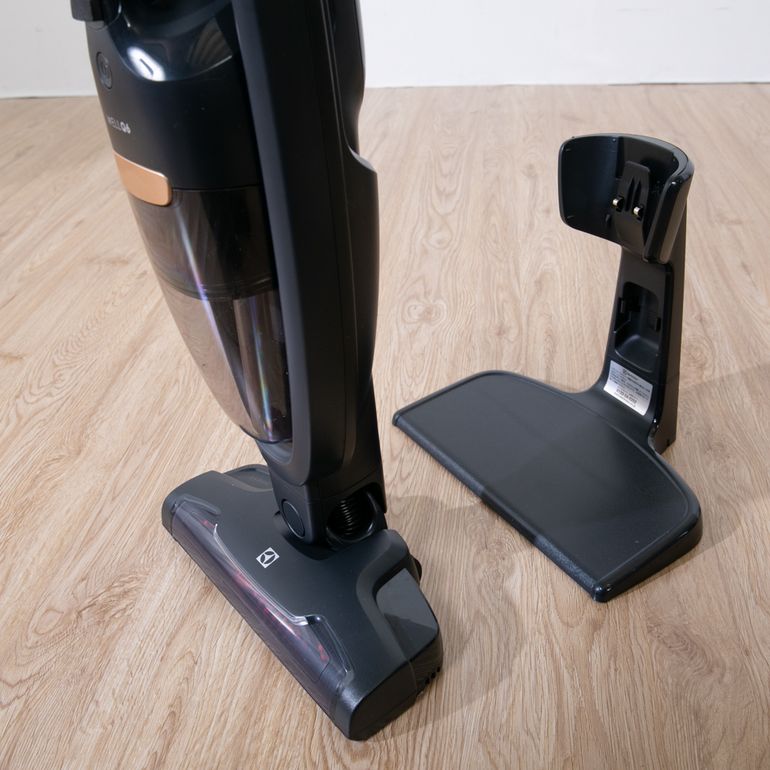 Electrolux (エレクトロラックス) Well Q6 スティッククリーナー WQ61