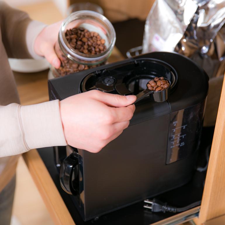 コーヒーメーカーは全自動（ミル付き）のものとミルなしの2タイプ