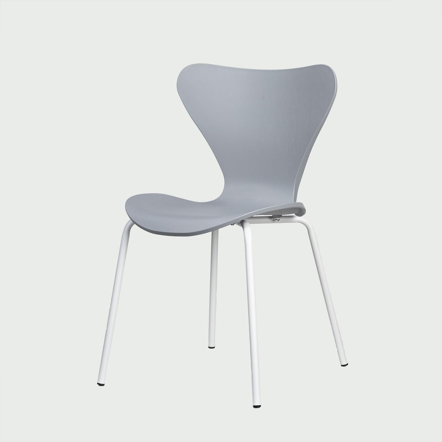 セブンチェア リプロダクト 1脚のレンタル・サブスク・通販：CLAS