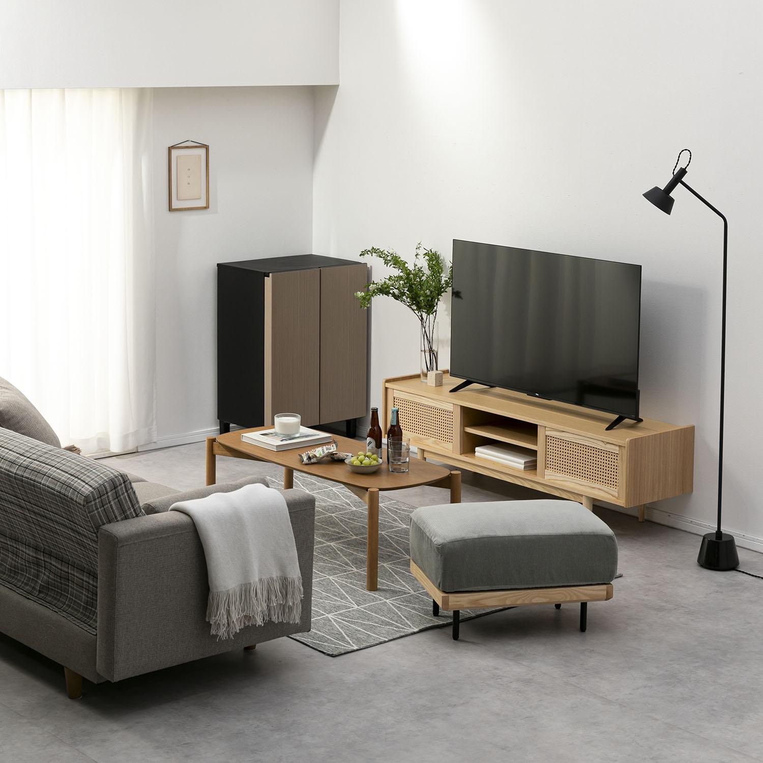収納付きのテレビ台をレイアウトした一人暮らしの部屋