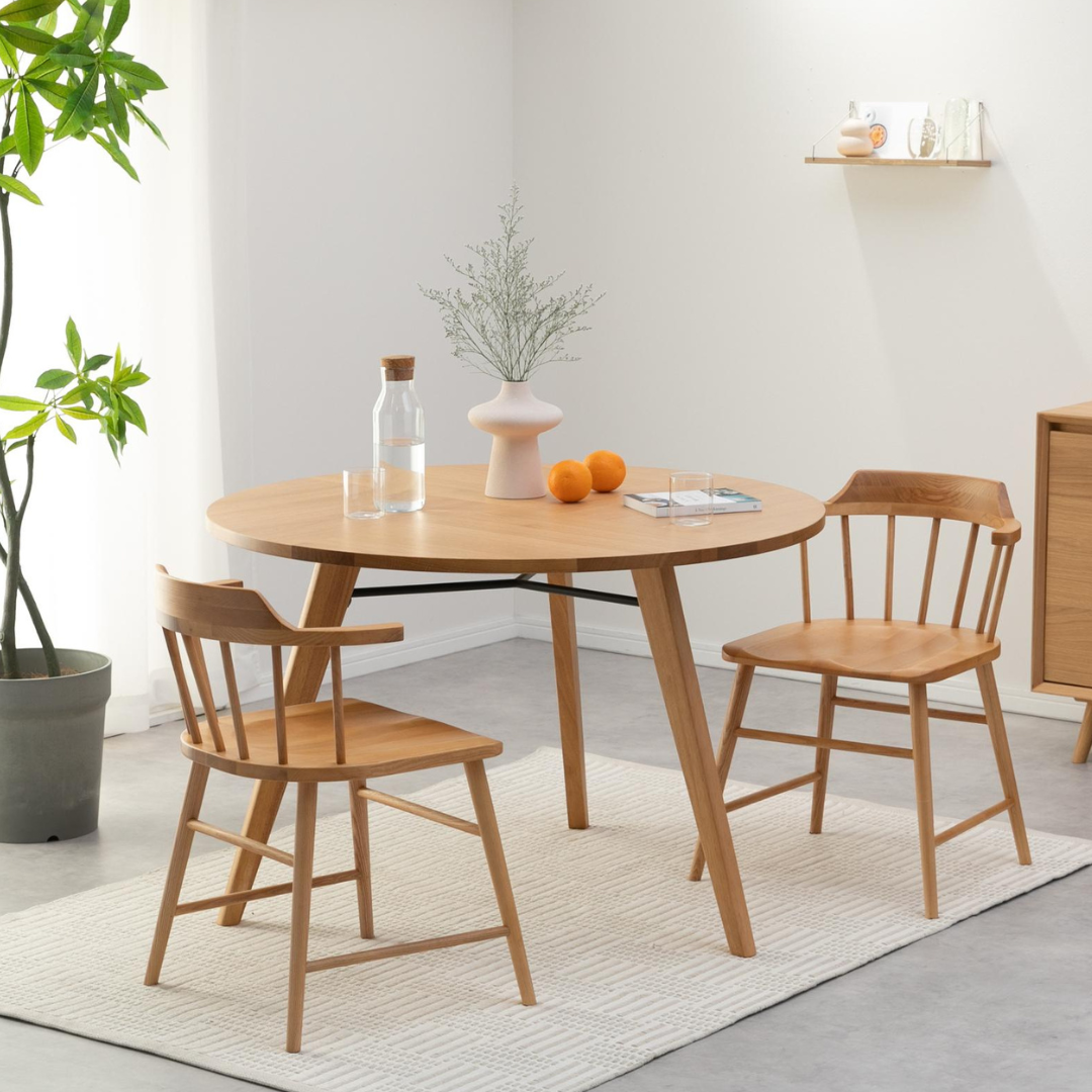 form バルジ ダイニングテーブル 幅110×奥行110×高さ72cm form