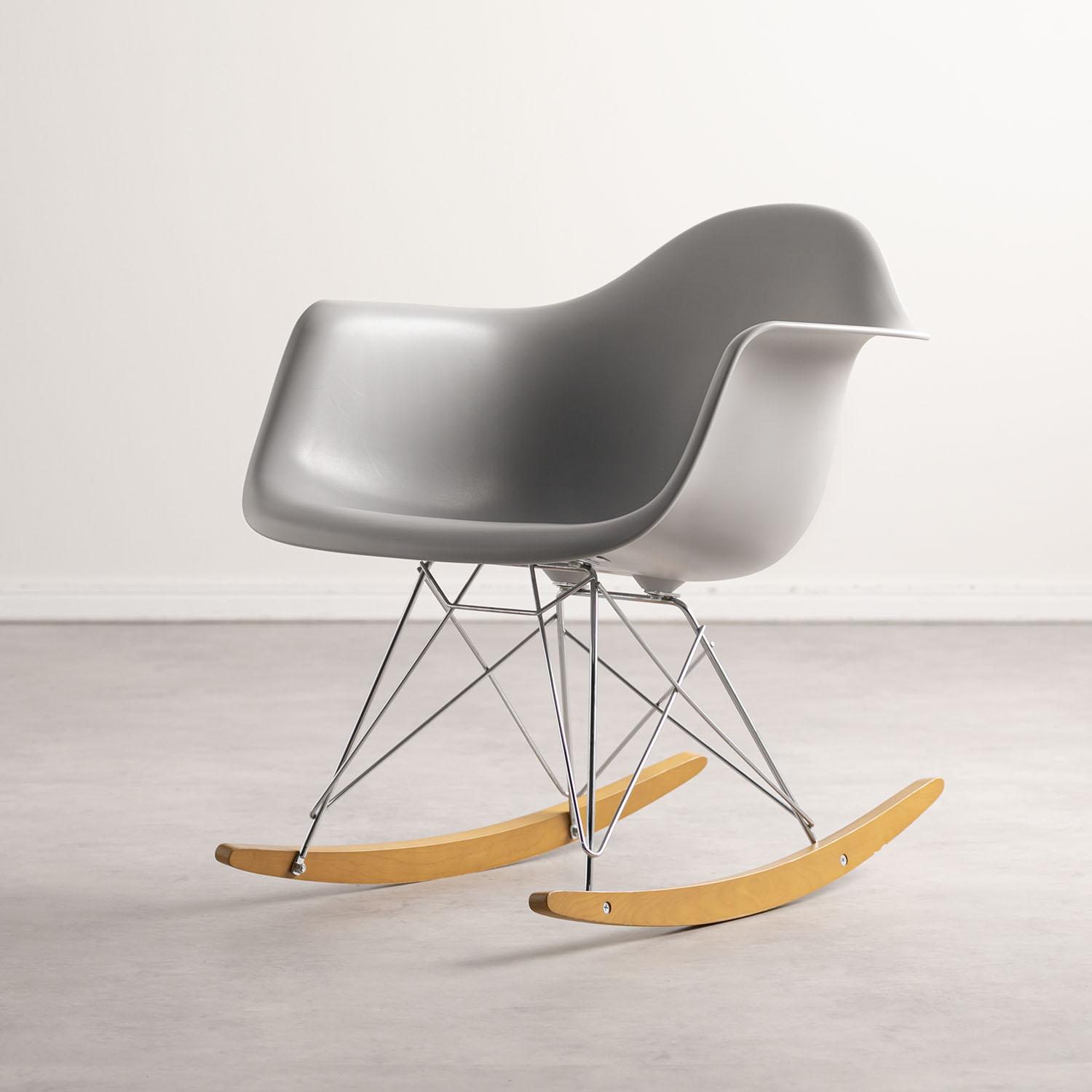 大阪市淀川区•引取限定 vitra ヴィトラ イームズチェア① グレー